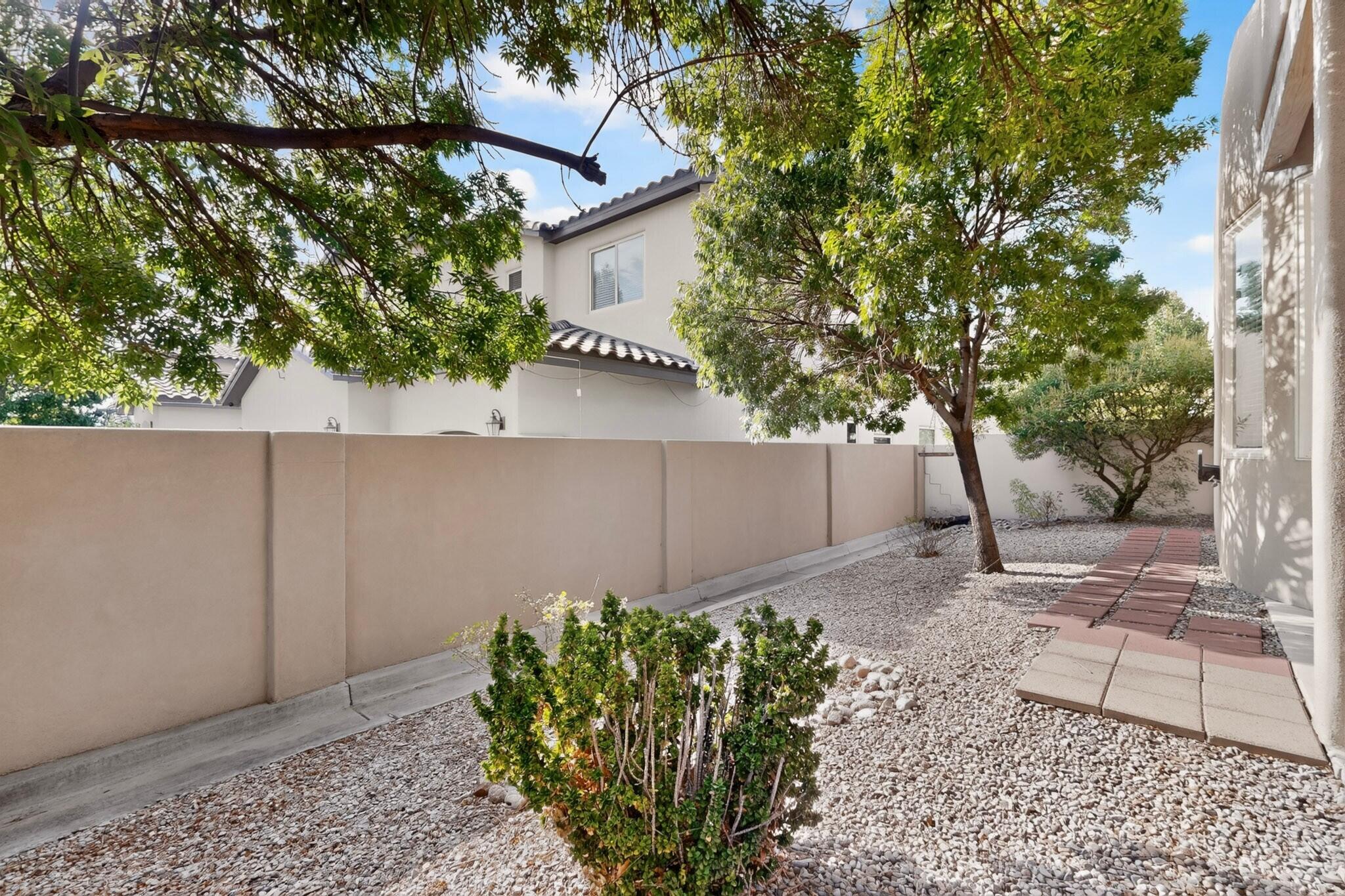 Photo 7 — 8201 Desert Shadow Way NE