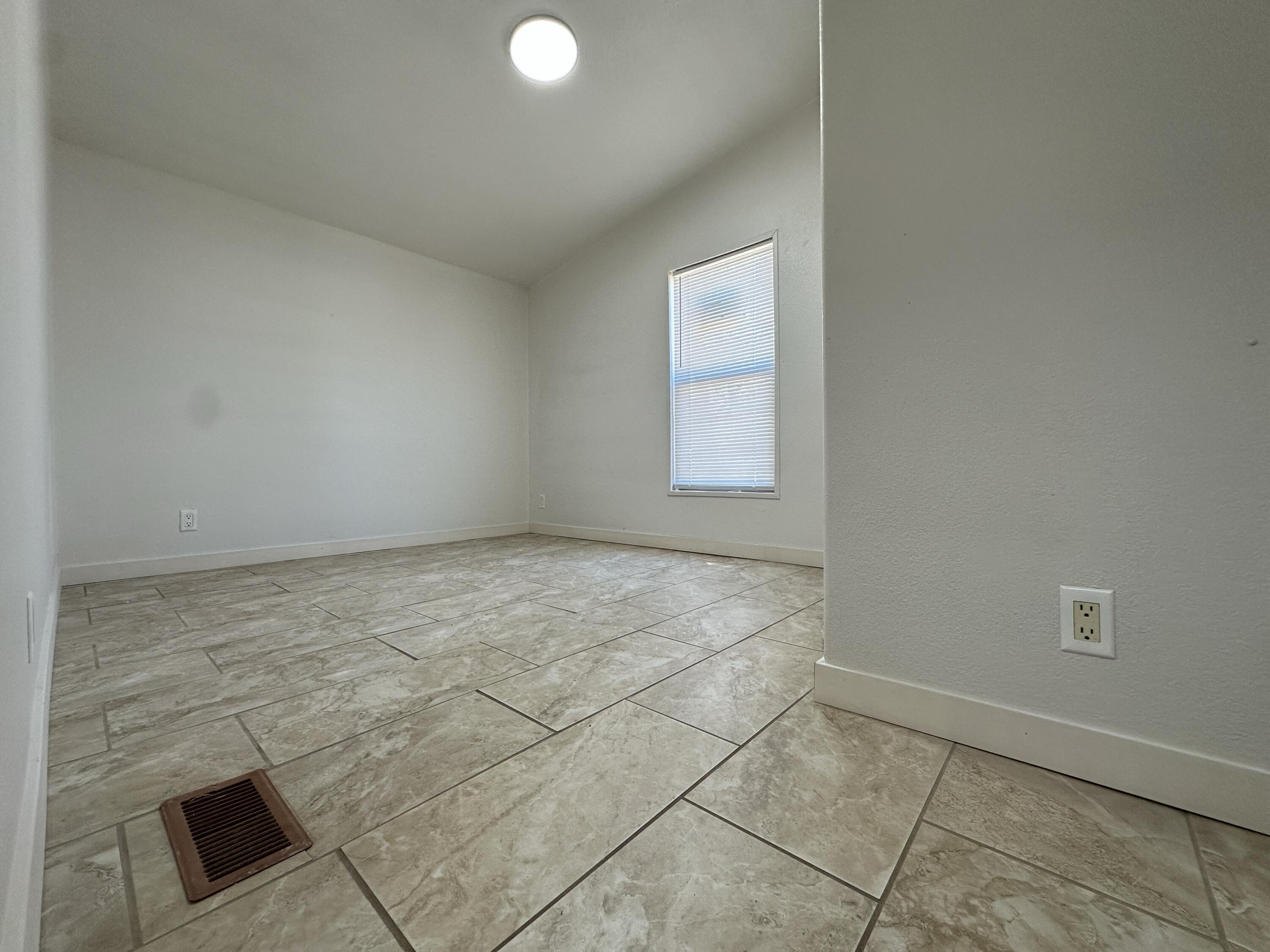 Photo 20 — 1006 26th Street SW