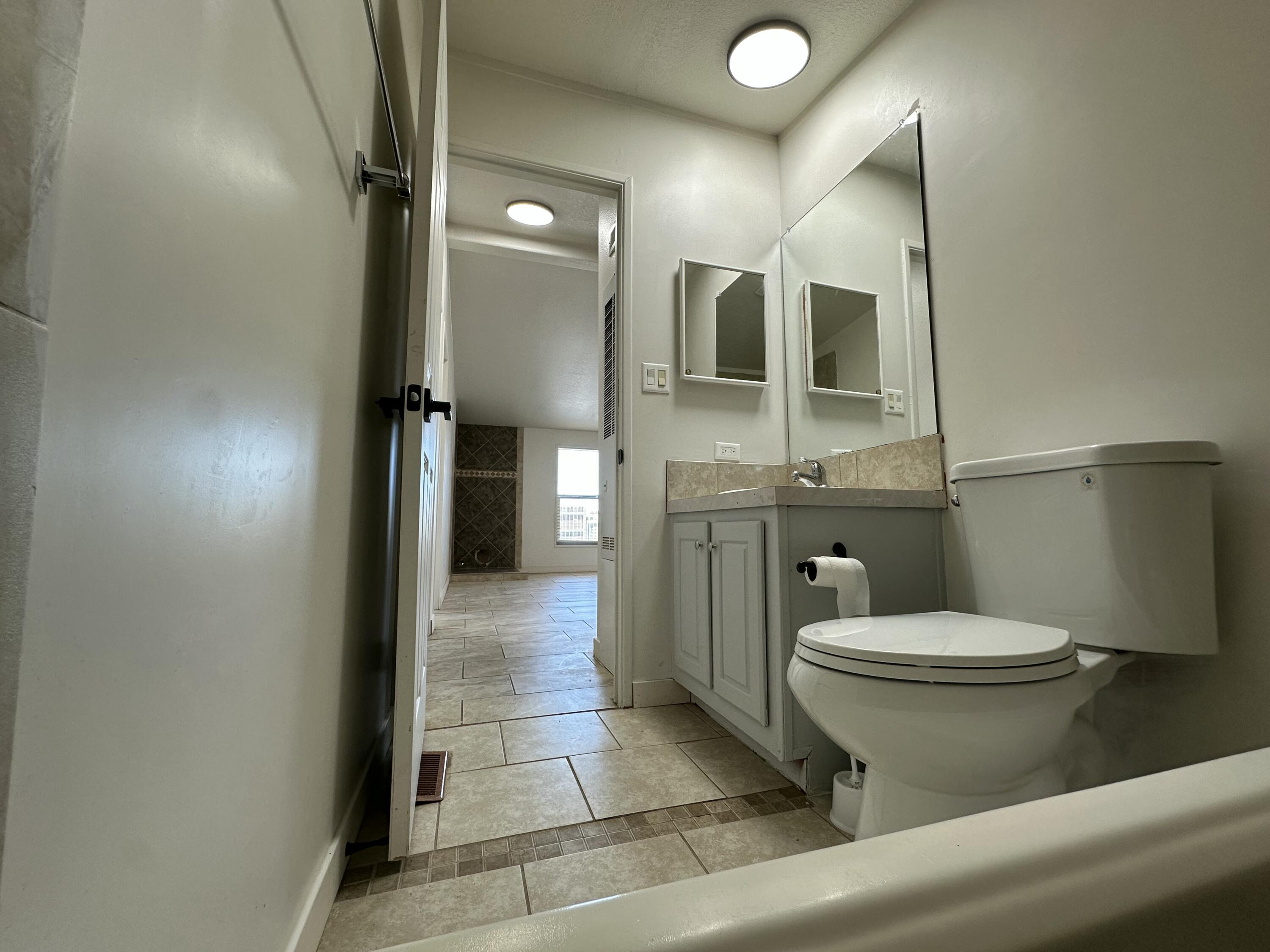 Photo 17 — 1006 26th Street SW