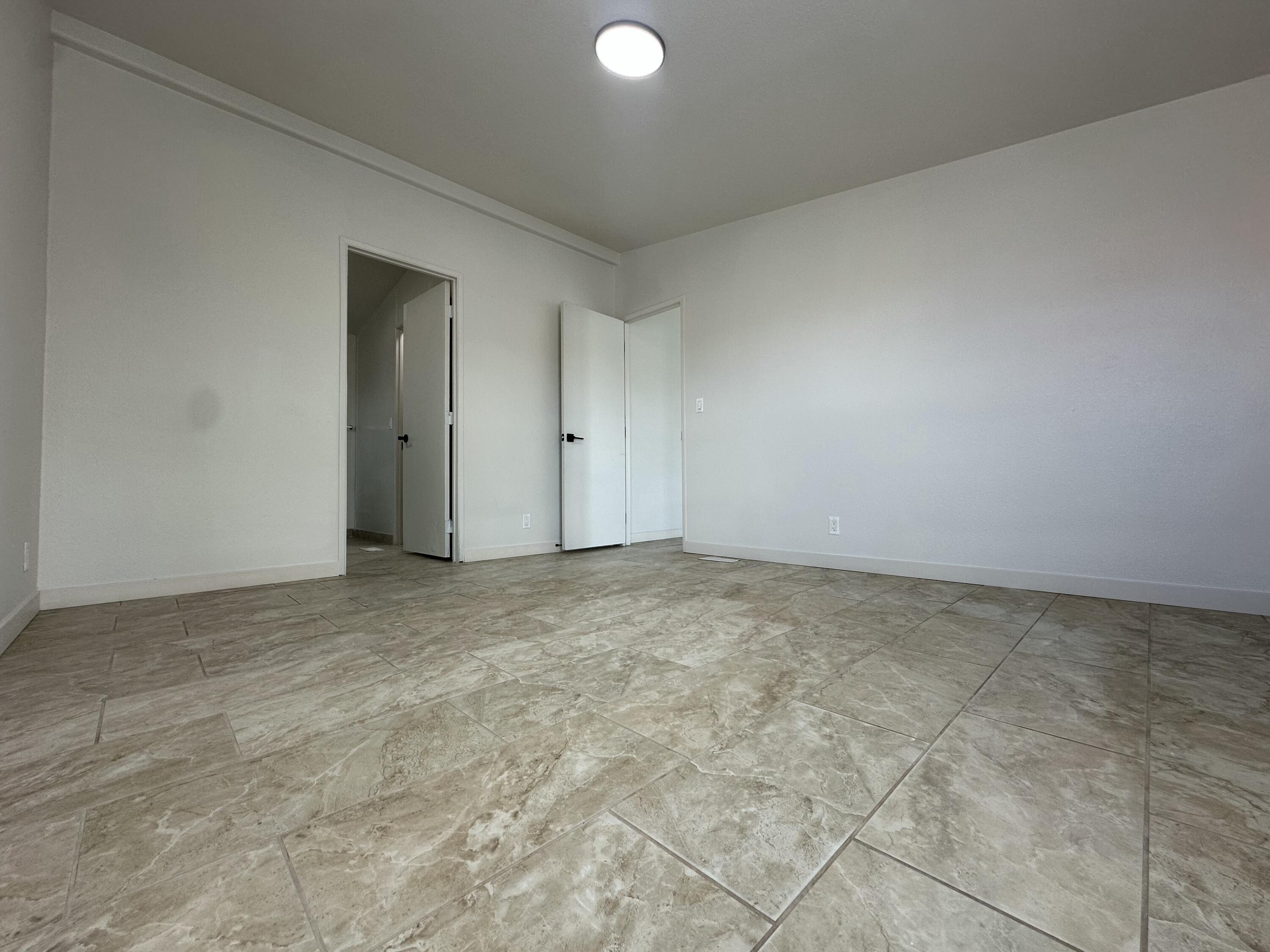 Photo 15 — 1006 26th Street SW