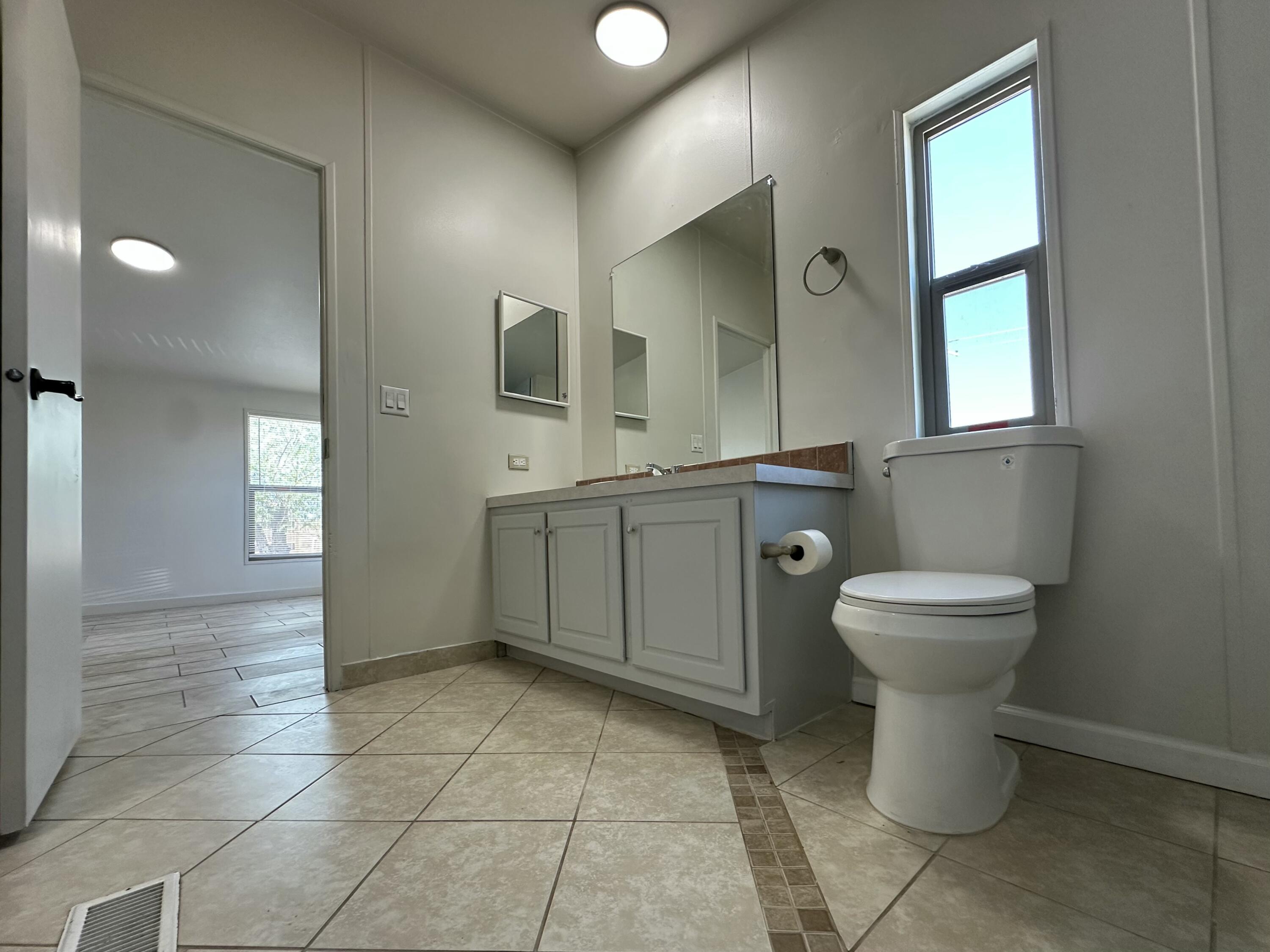 Photo 13 — 1006 26th Street SW