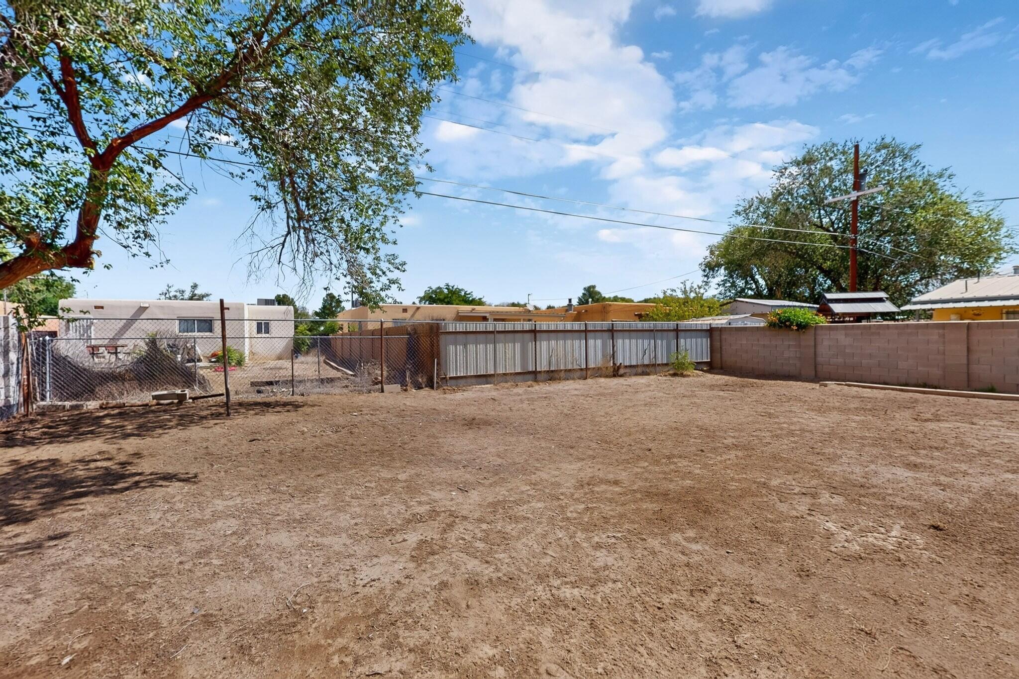 Photo 4 — 855 Delamar Avenue NW