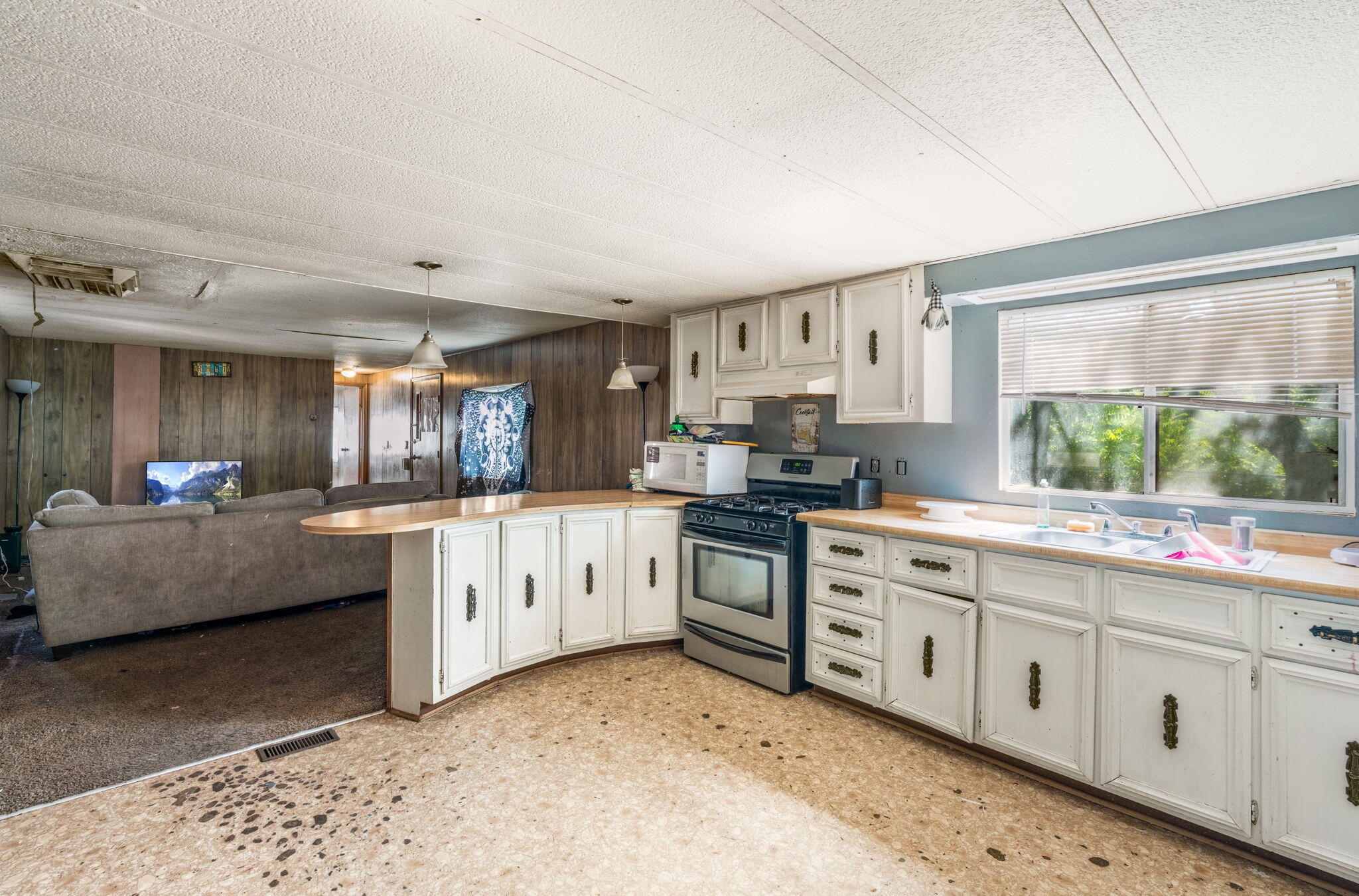 Photo 4 — 2706/2710 Granada Road SW
