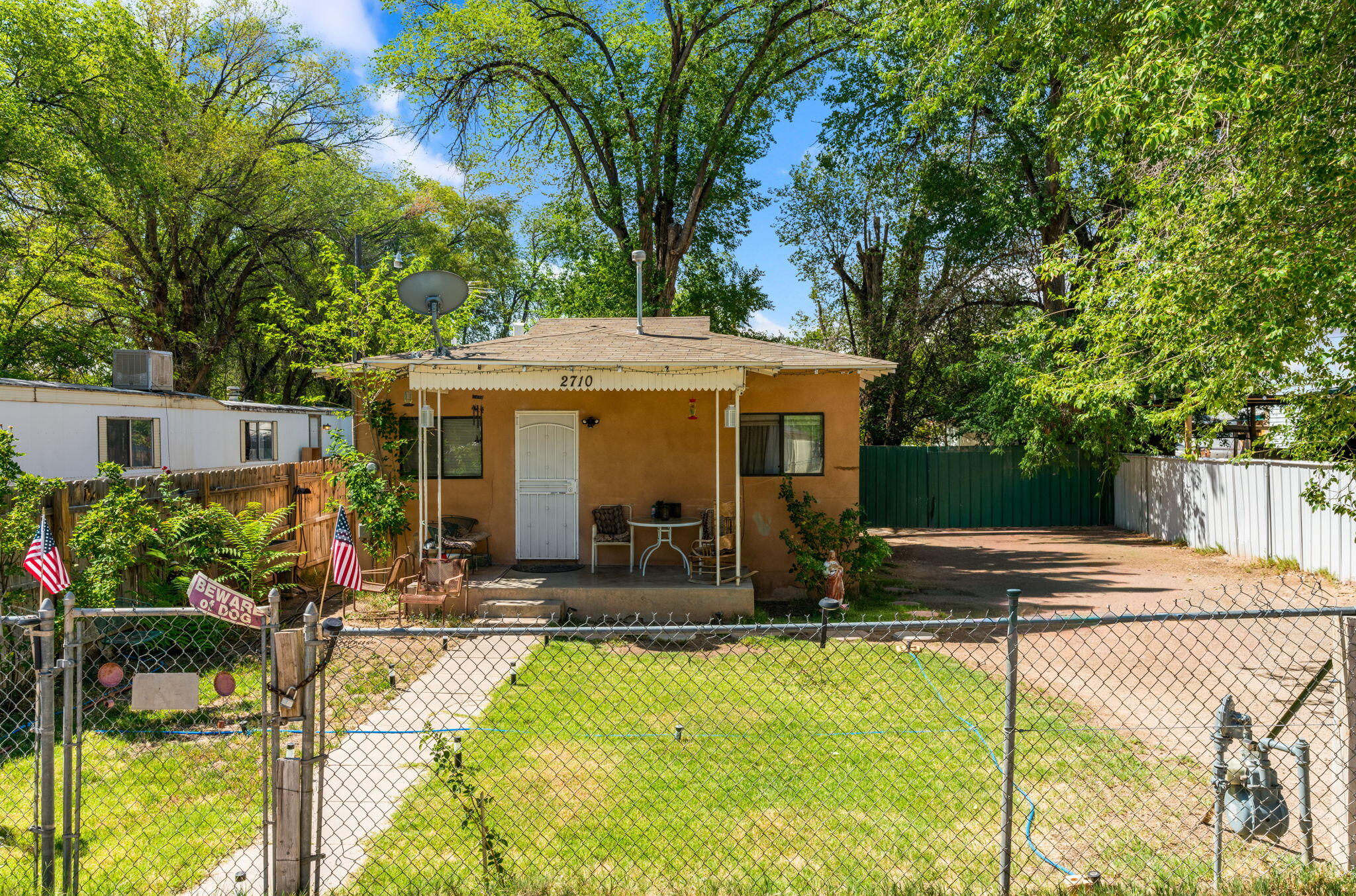 Photo 13 — 2706/2710 Granada Road SW
