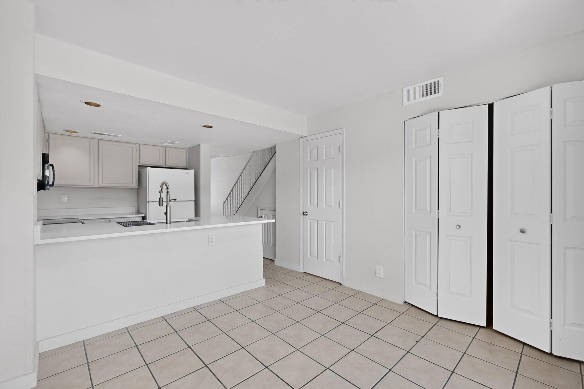 Photo 13 — 3301 Monroe Street NE UNIT P168