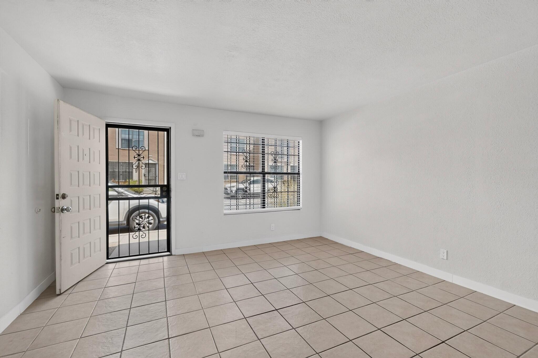 Photo 3 — 3301 Monroe Street NE UNIT P168