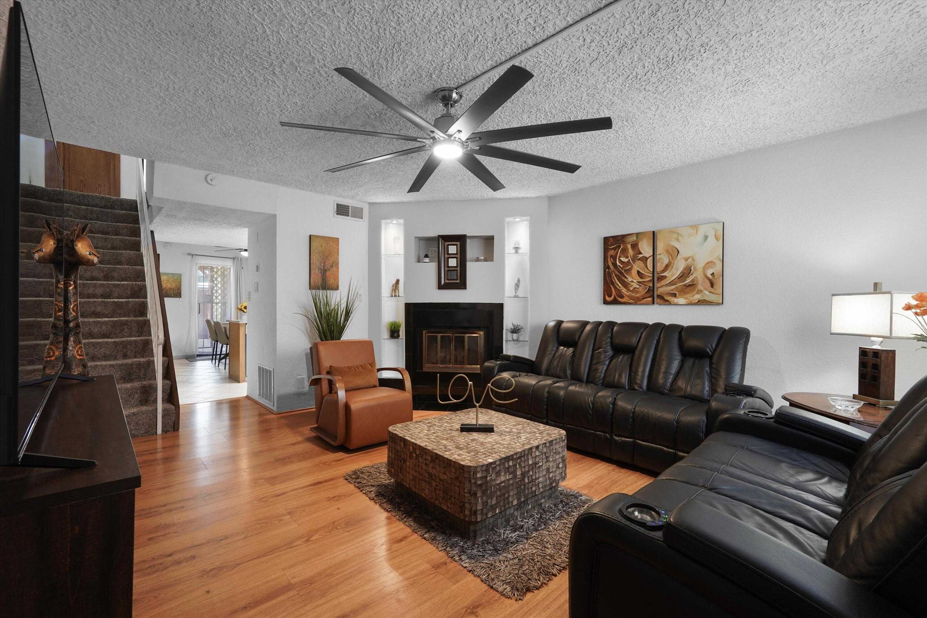 Photo 10 — 6041 Sequoia Road NW D14