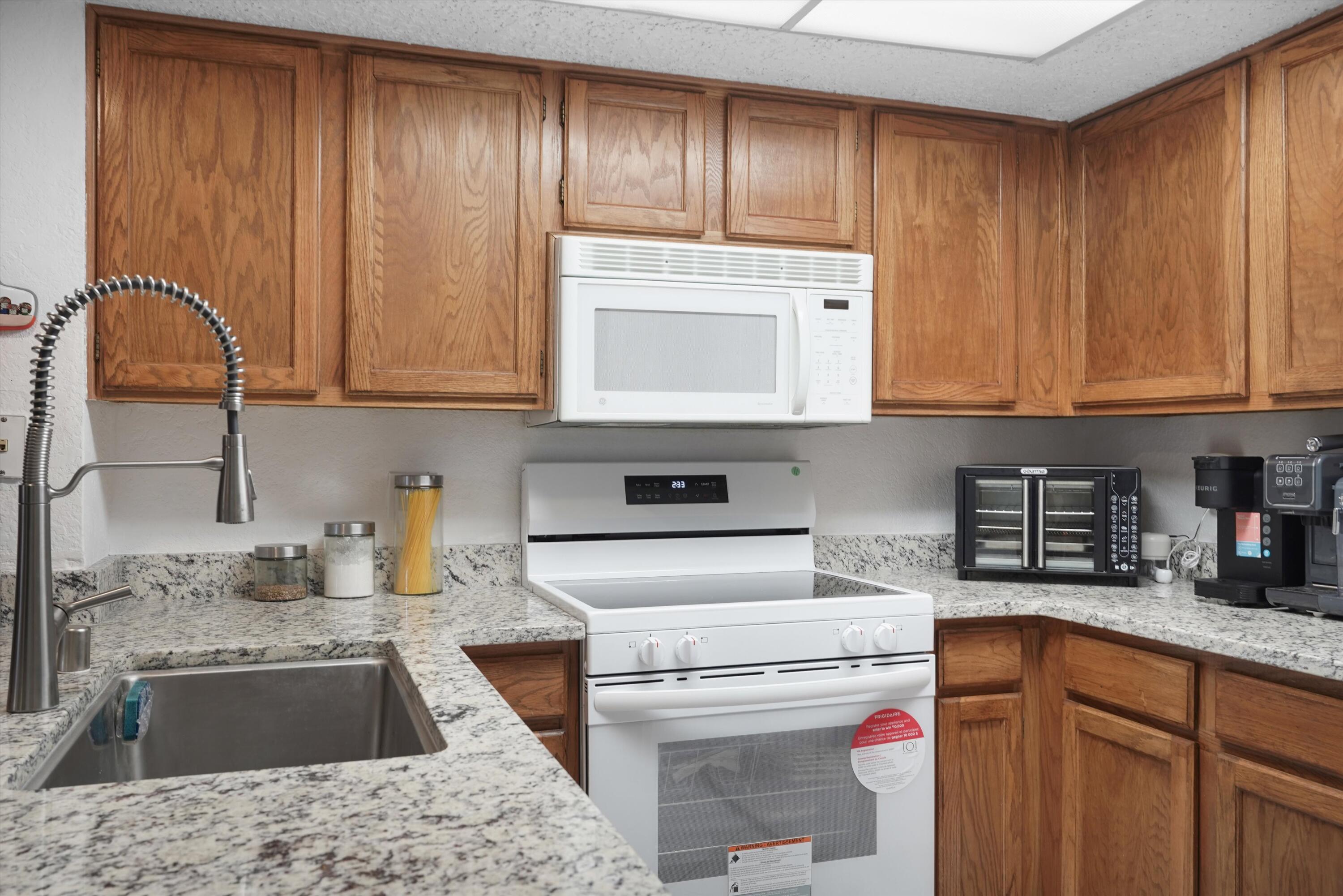Photo 15 — 6041 Sequoia Road NW D14