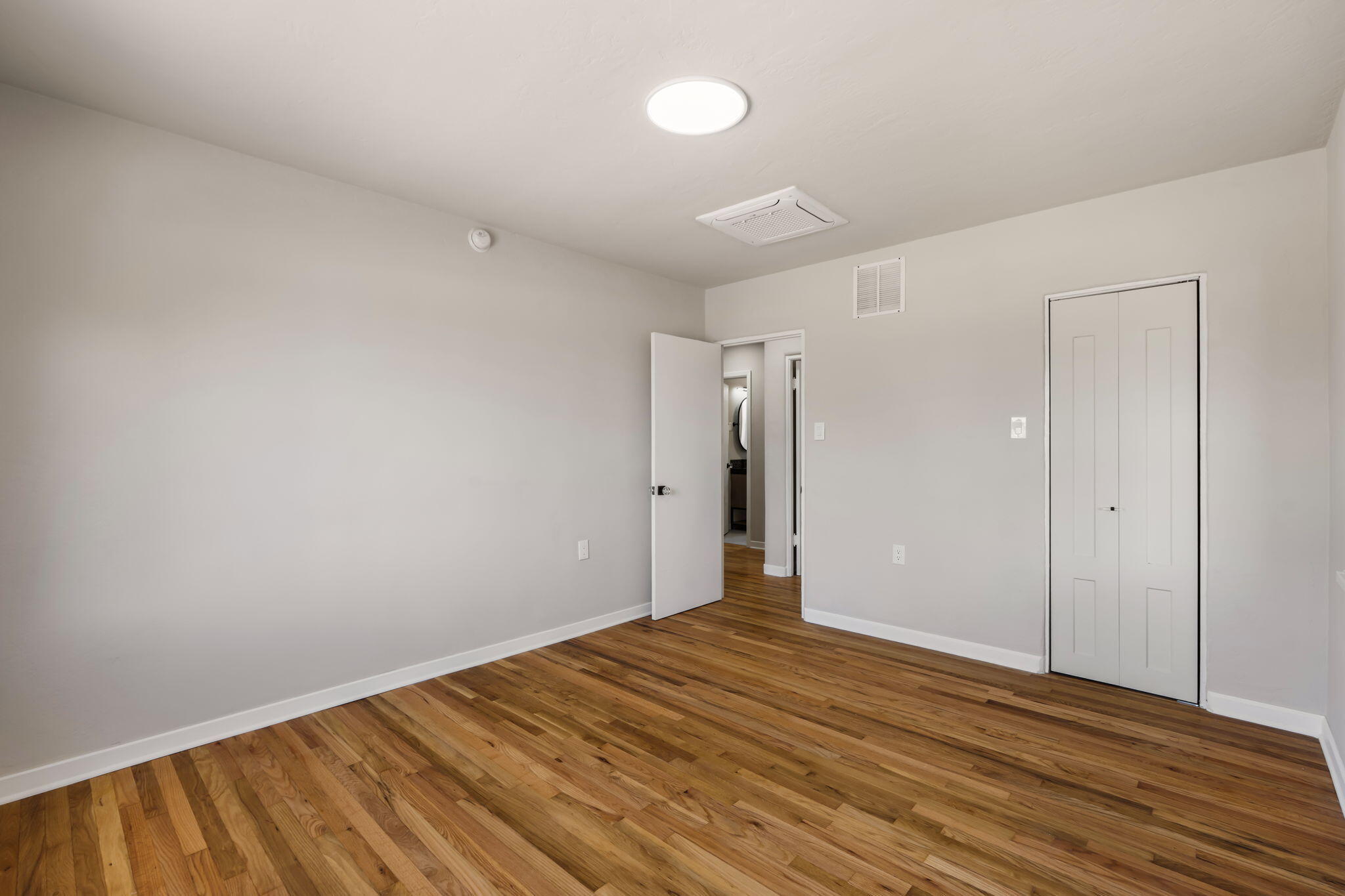 Photo 19 — 3408 Pershing Avenue SE