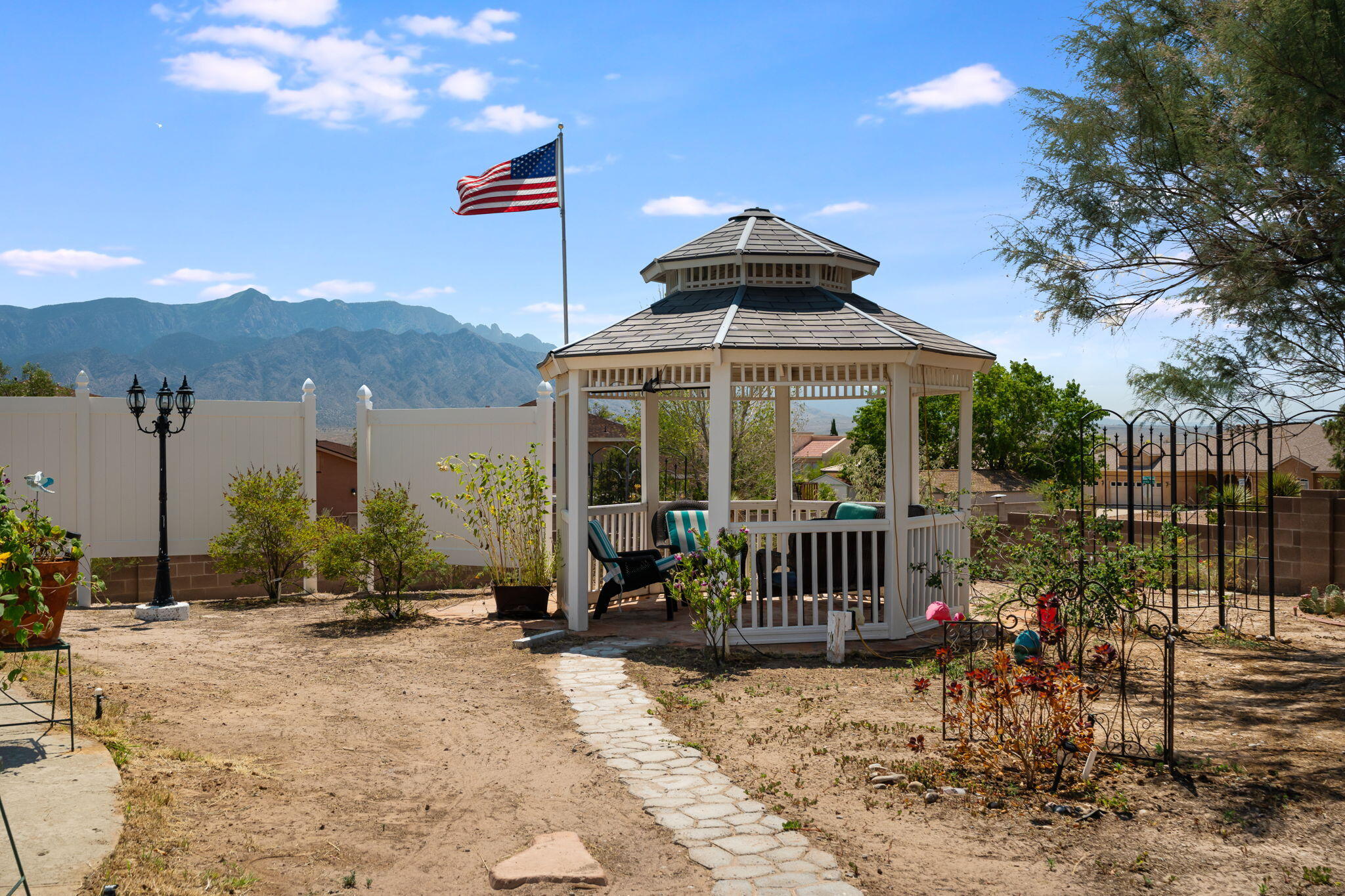 Photo 8 — 7250 Pelona Court NE