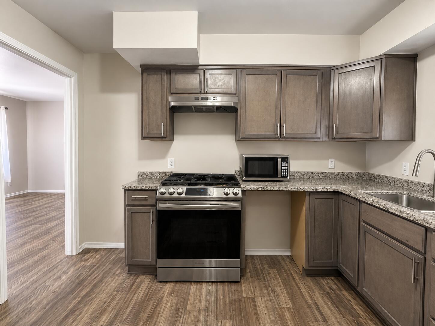 Photo 12 — 3213 Ortiz Drive NE