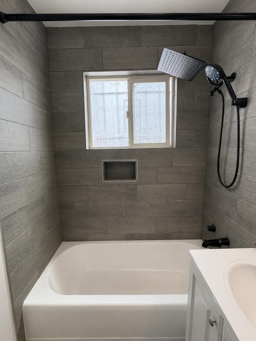 Photo 7 — 3213 Ortiz Drive NE