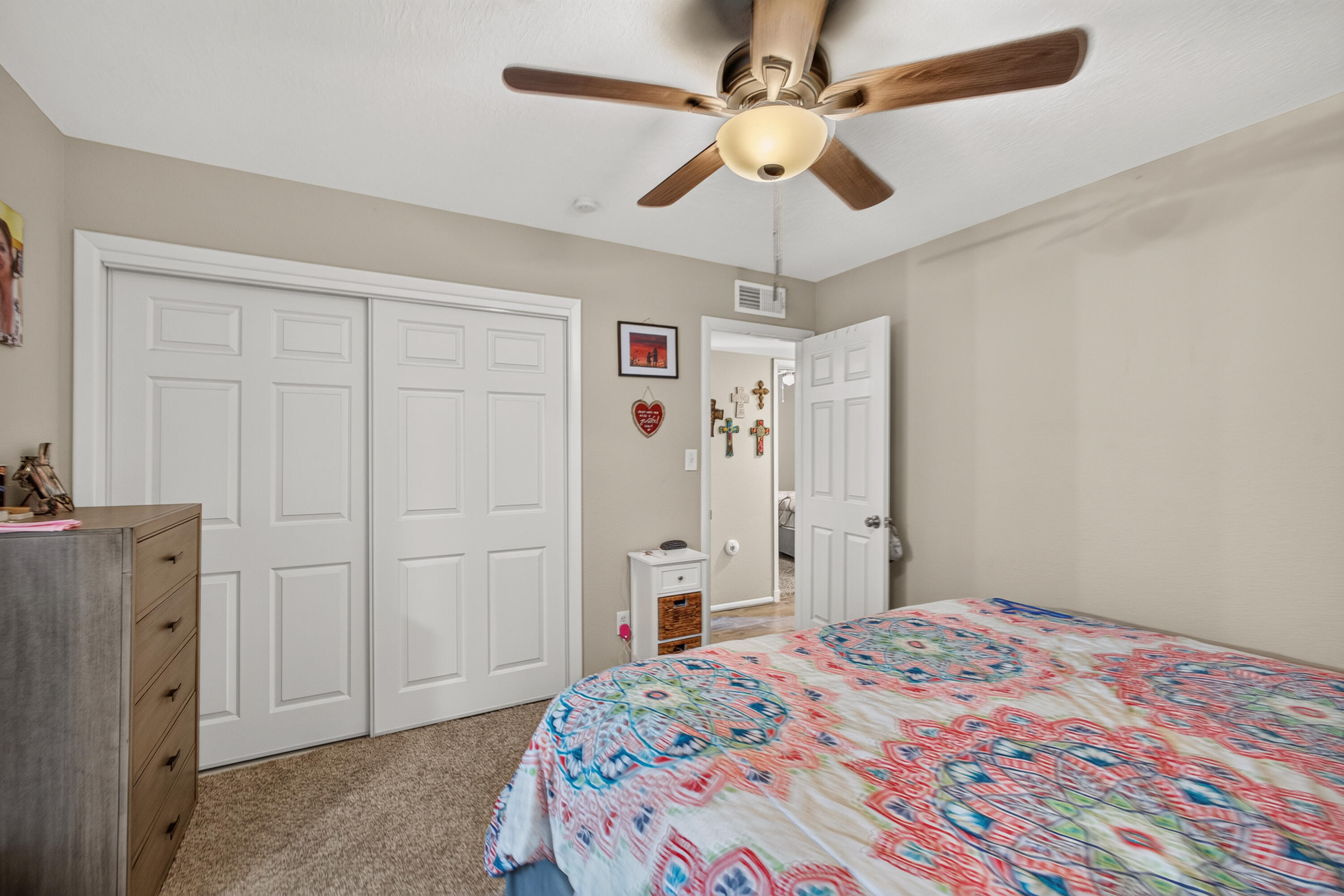Photo 12 — 659 Los Lentes Road SE
