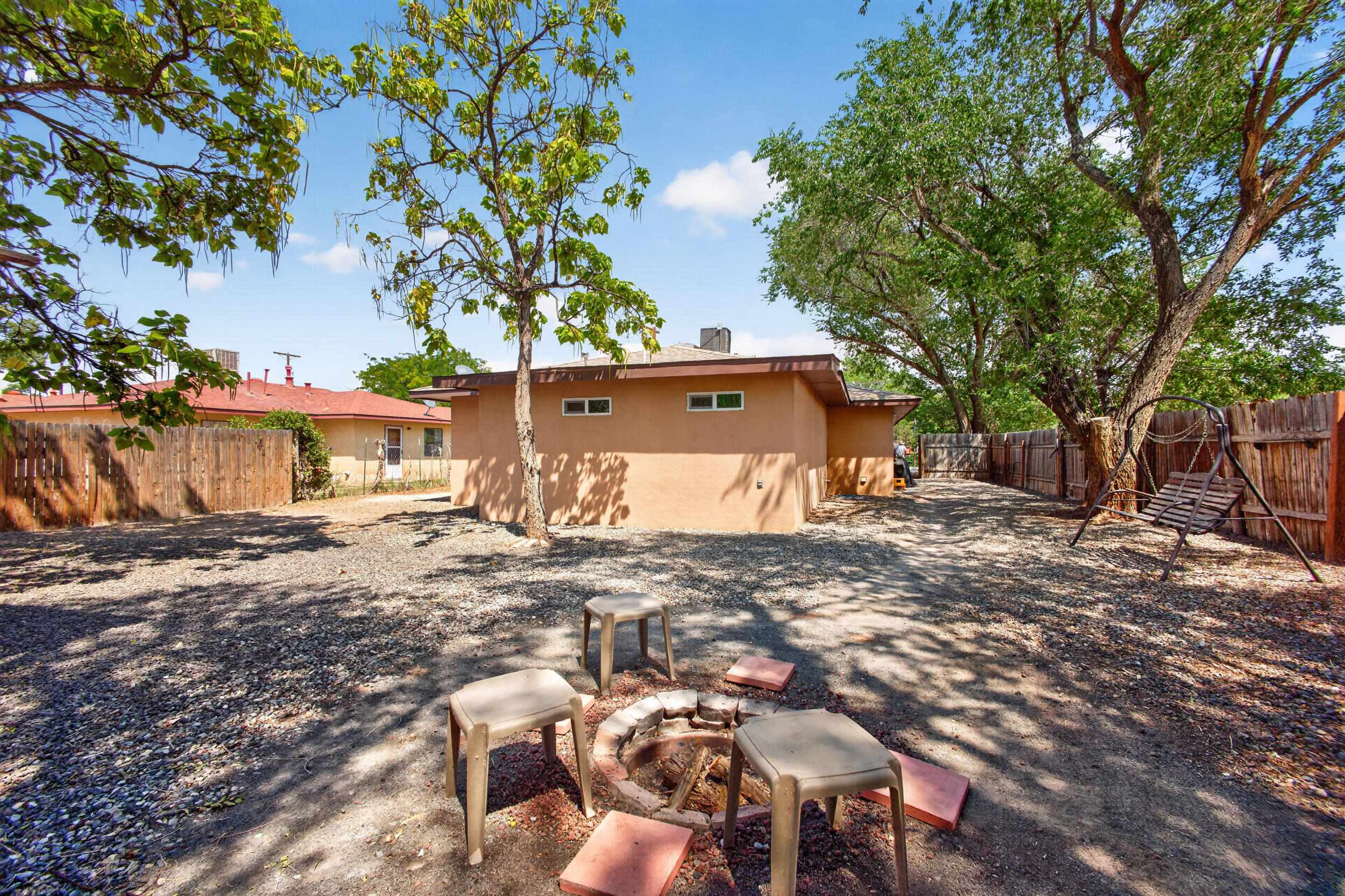 Photo 2 — 659 Los Lentes Road SE