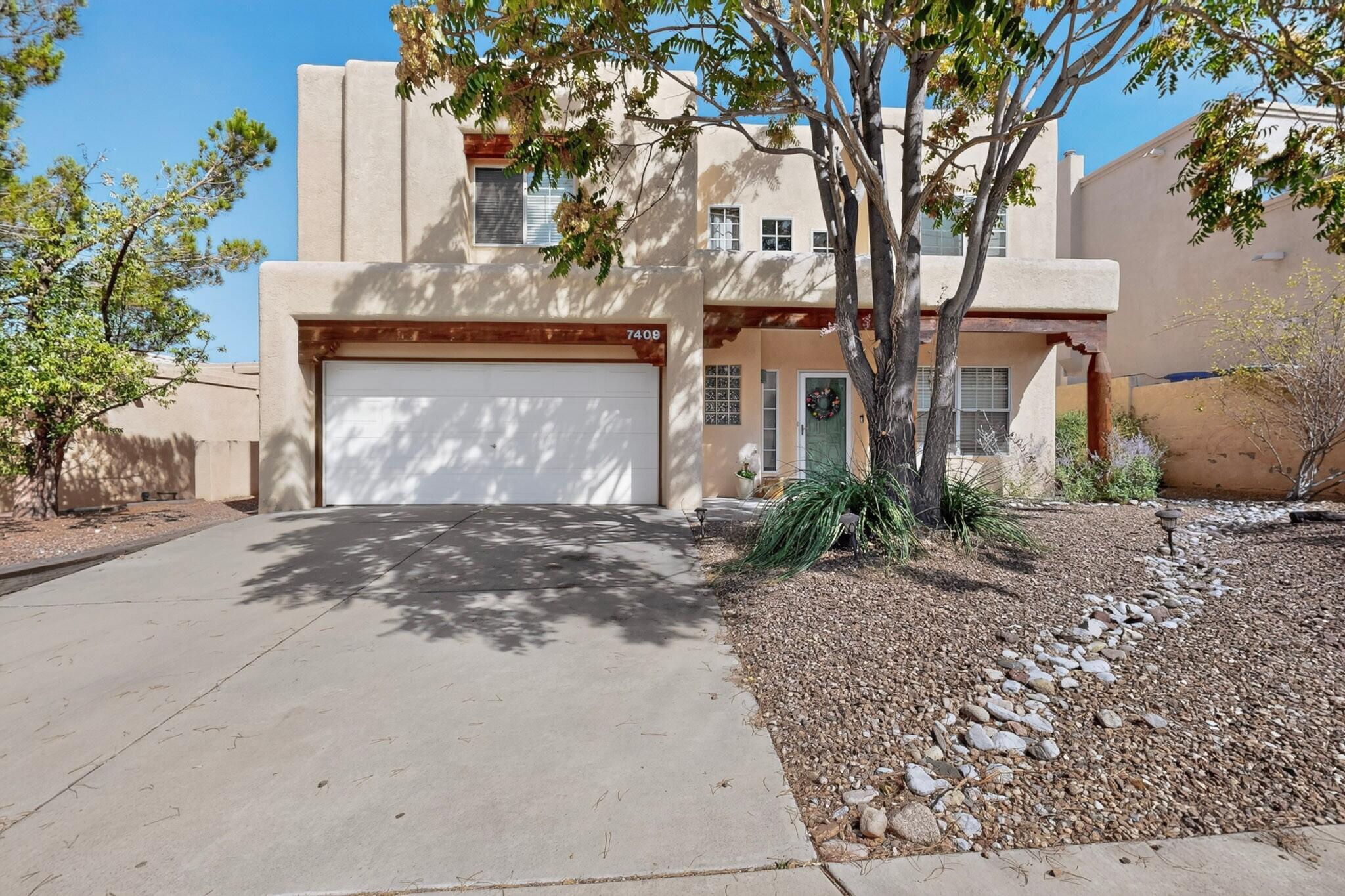 7409 Palomas Park Avenue NE