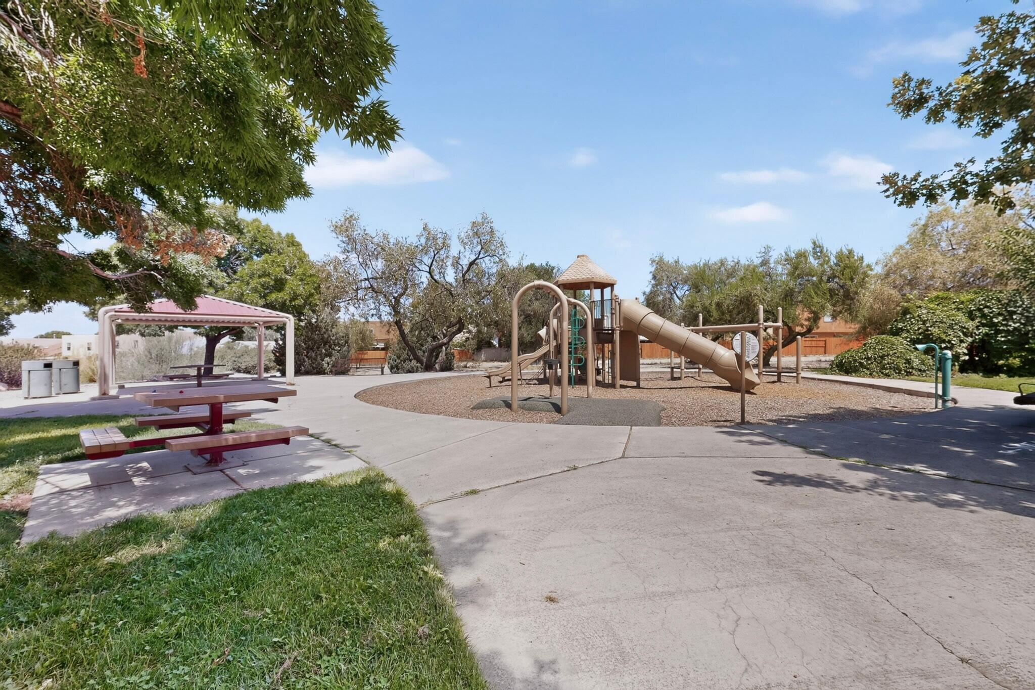 Photo 16 — 7409 Palomas Park Avenue NE