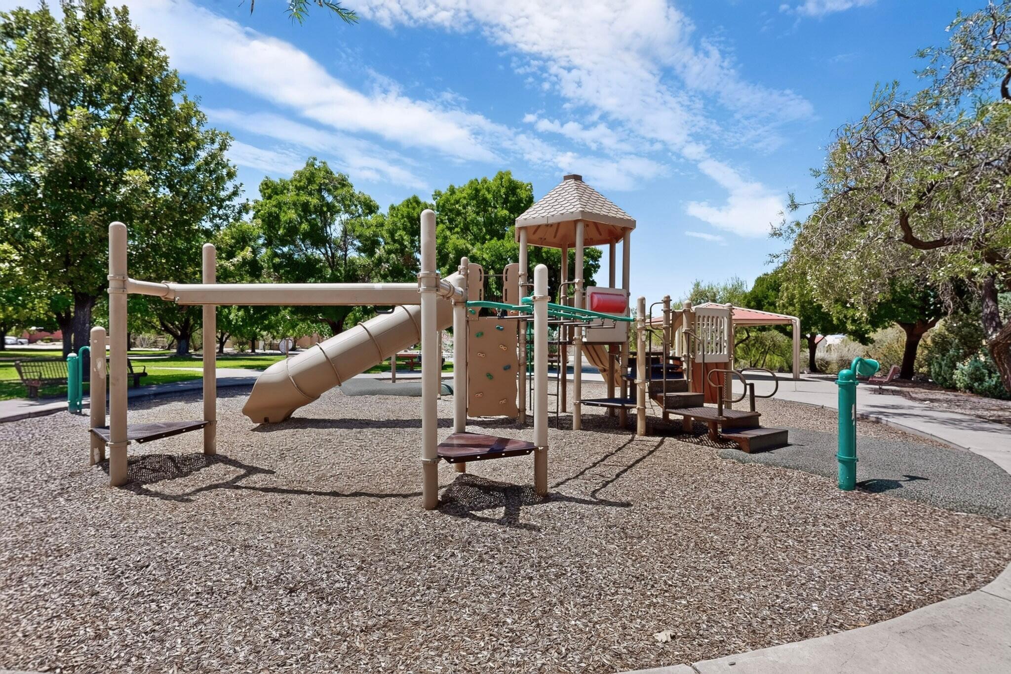 Photo 18 — 7409 Palomas Park Avenue NE