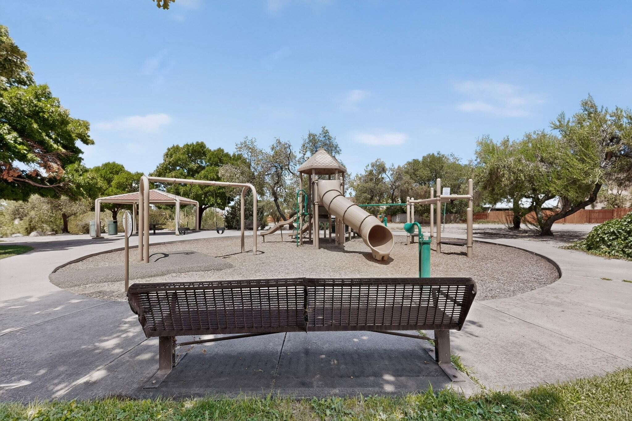 Photo 19 — 7409 Palomas Park Avenue NE