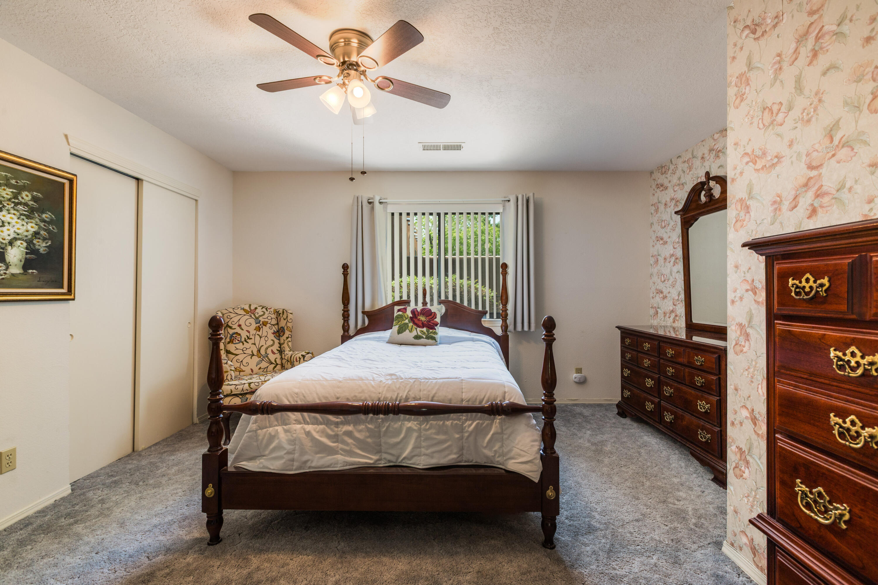 Photo 2 — 5801 Lowell Street NE UNIT 24A