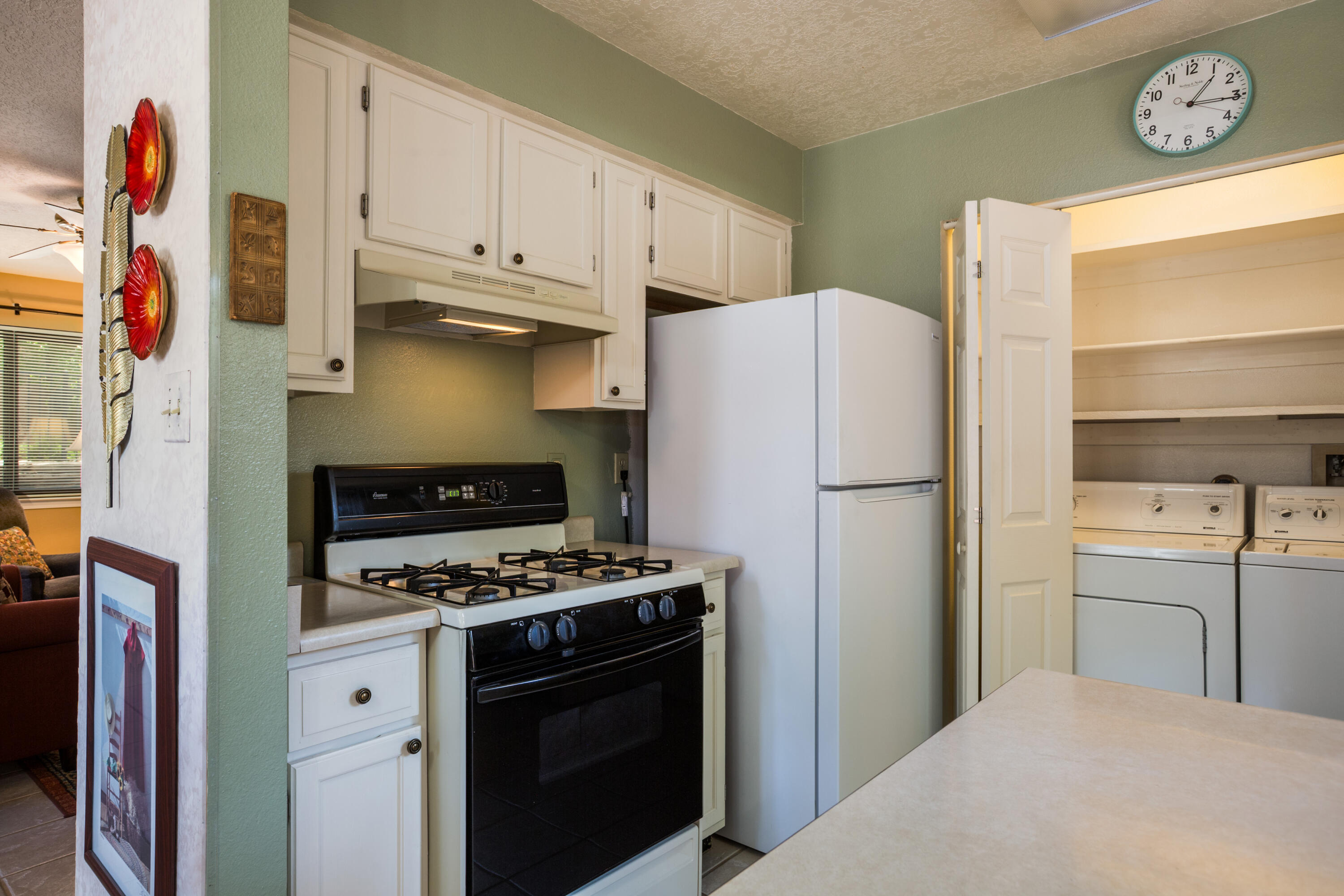 Photo 15 — 5801 Lowell Street NE UNIT 24A