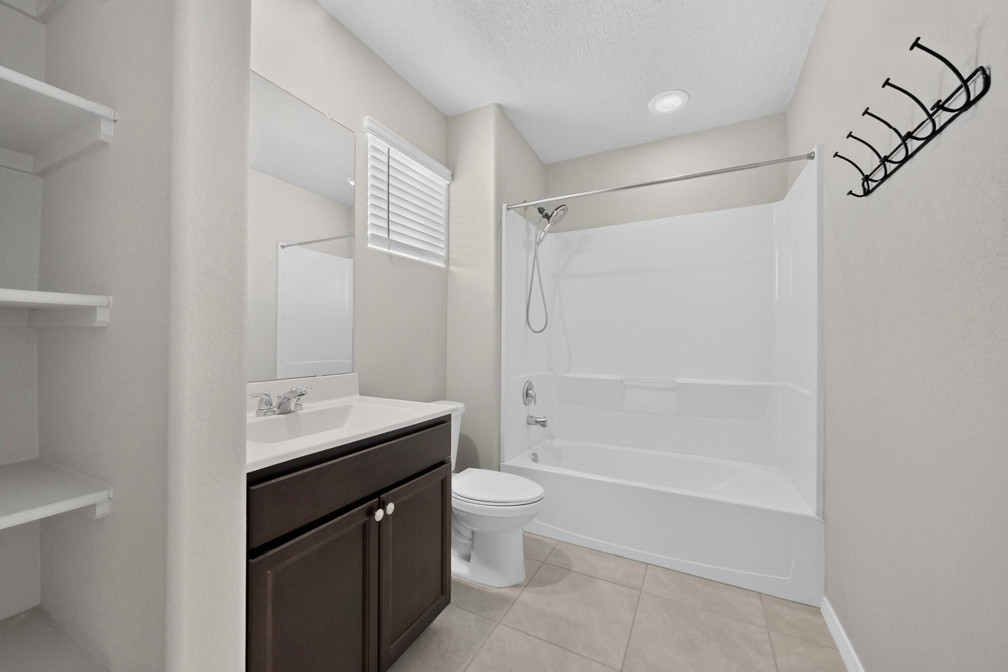 Photo 3 — 4847 Mount Salas Street NE