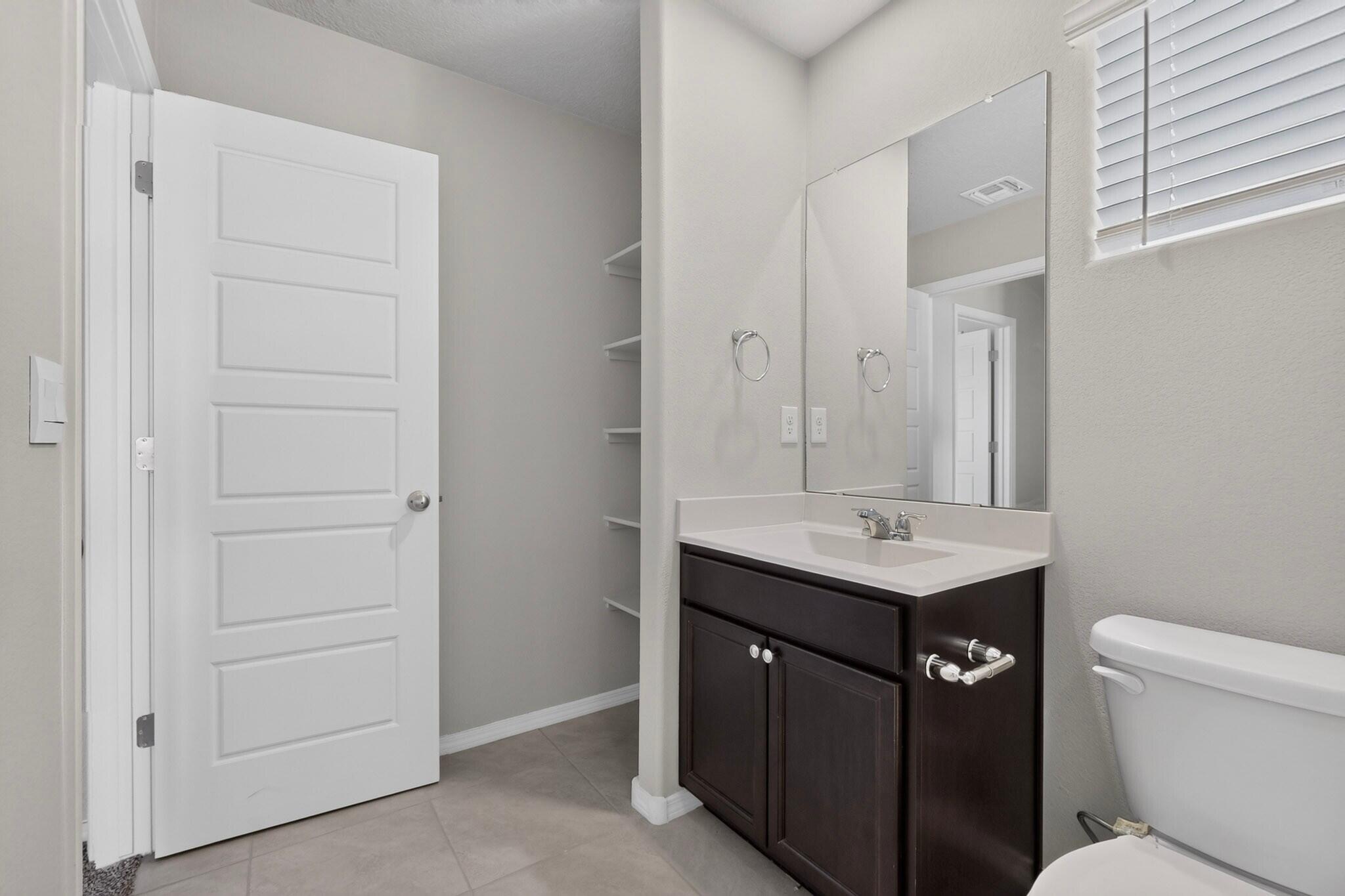 Photo 4 — 4847 Mount Salas Street NE