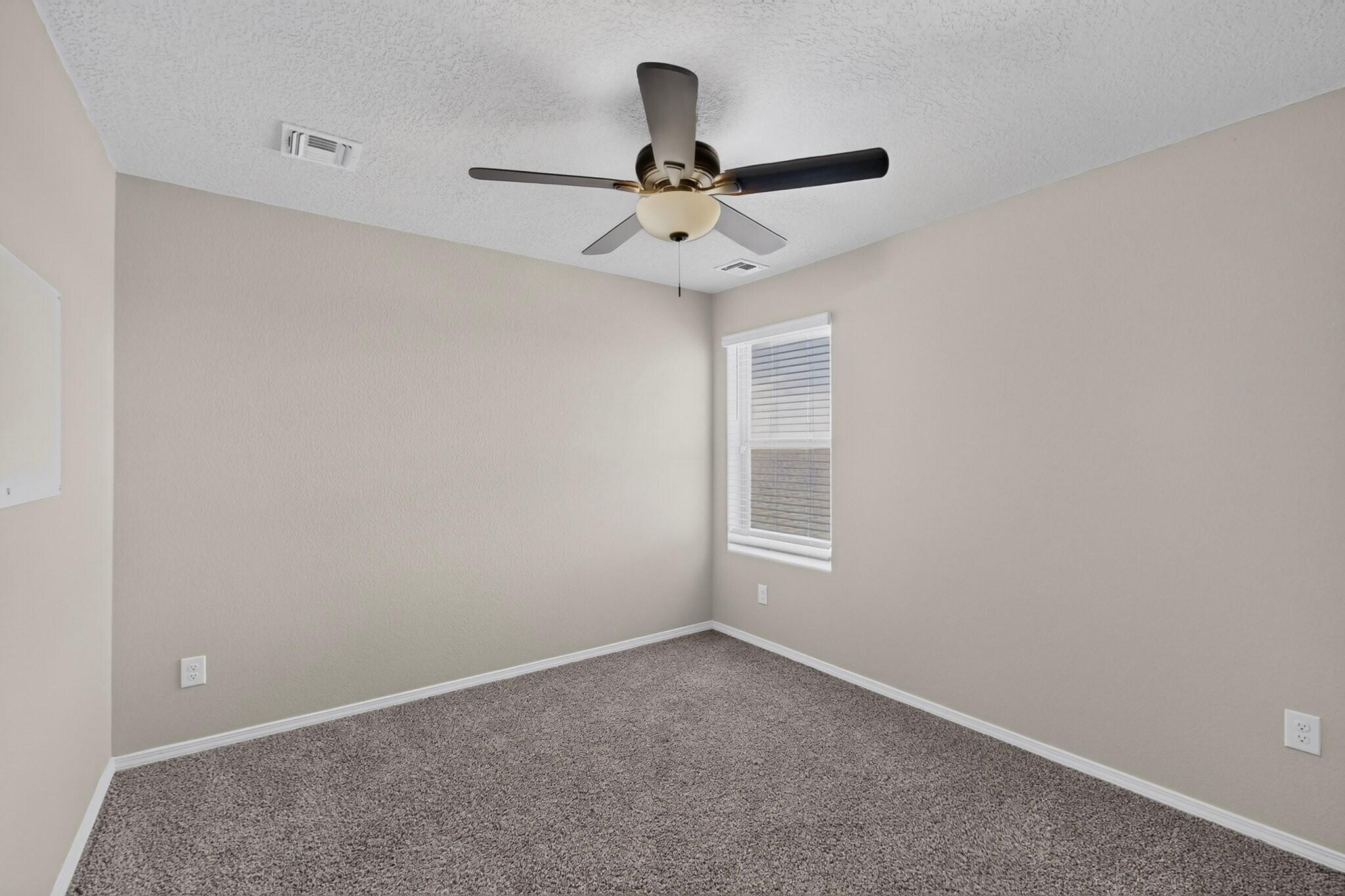 Photo 5 — 4847 Mount Salas Street NE