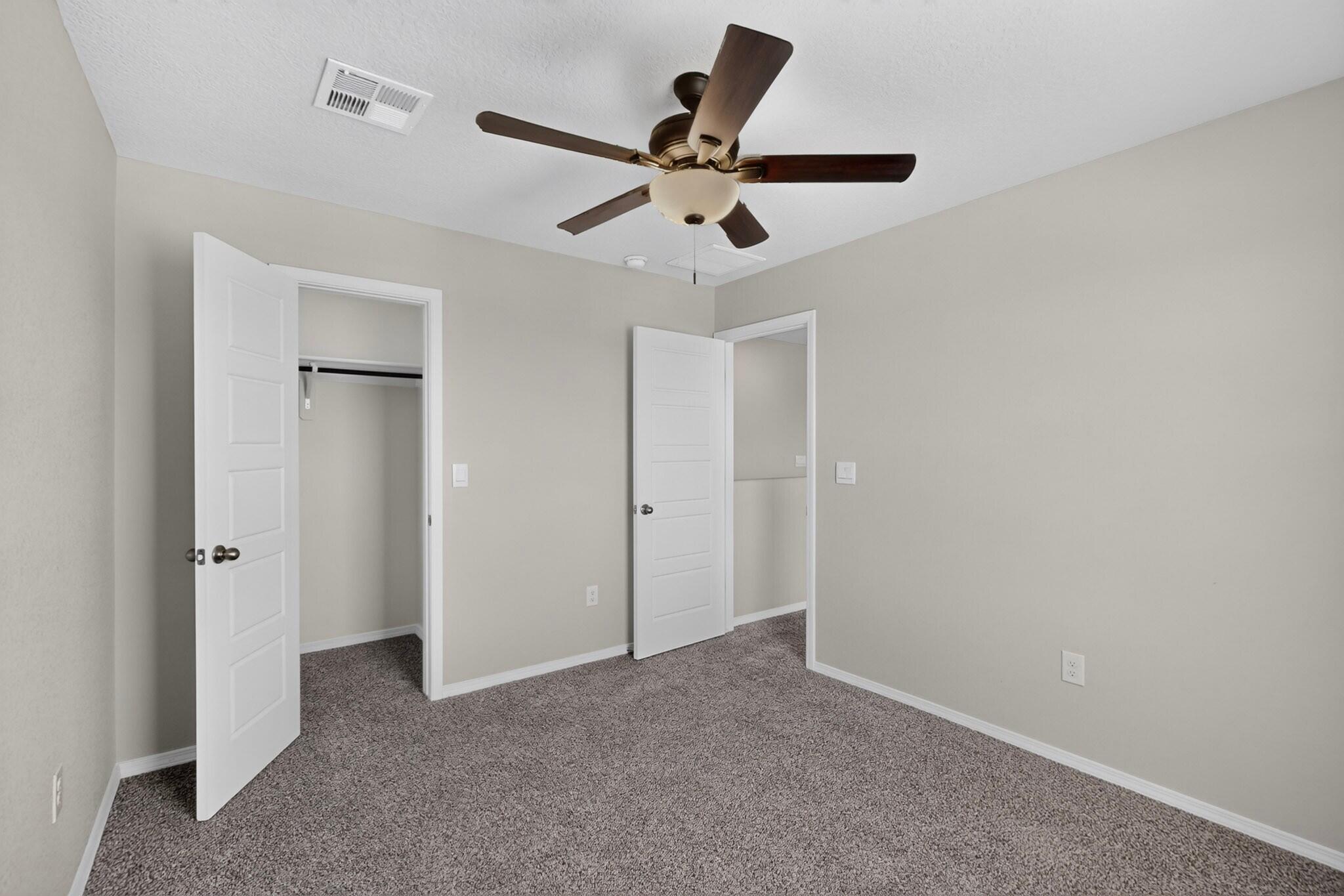 Photo 10 — 4847 Mount Salas Street NE