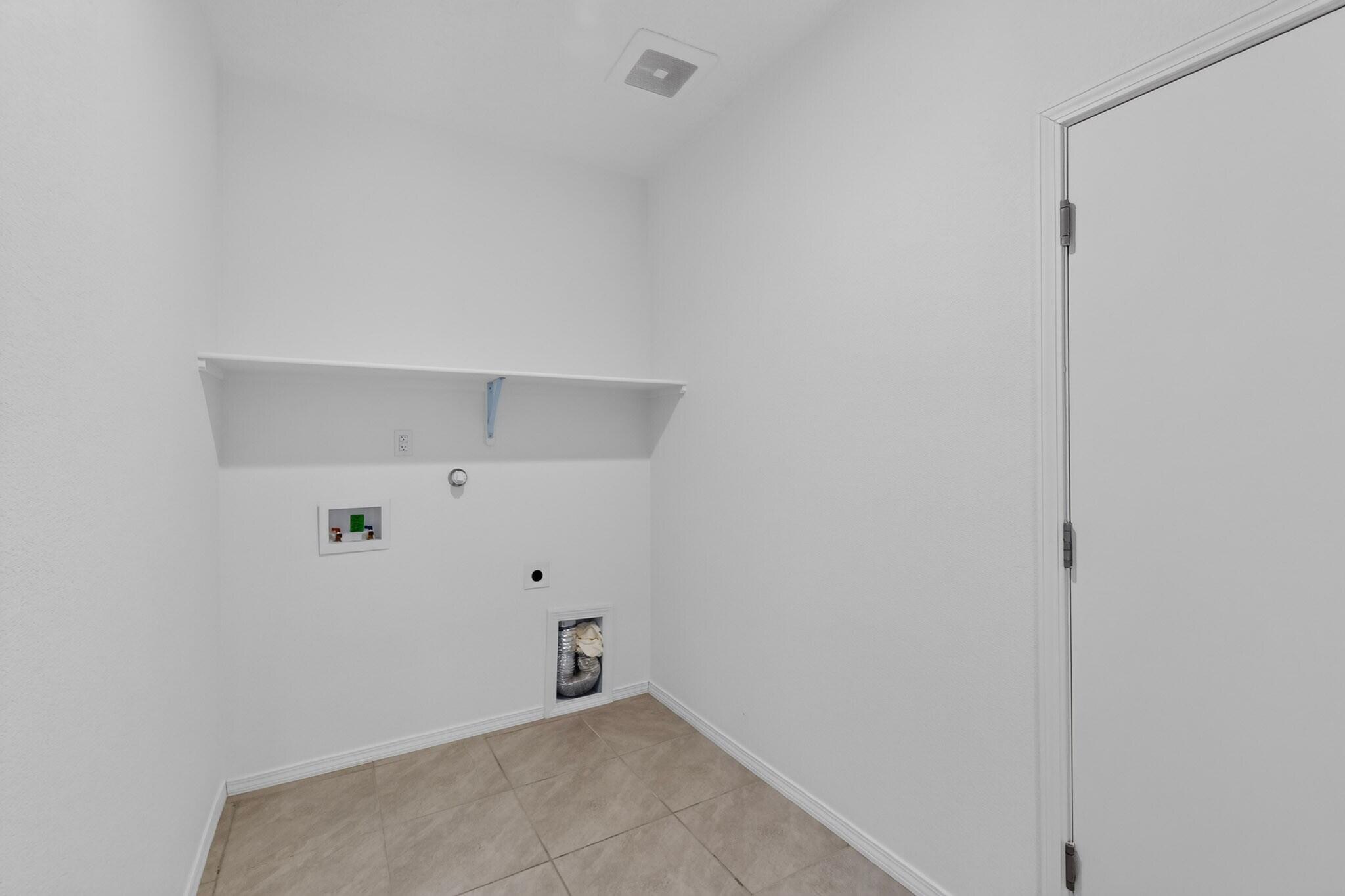 Photo 12 — 4847 Mount Salas Street NE