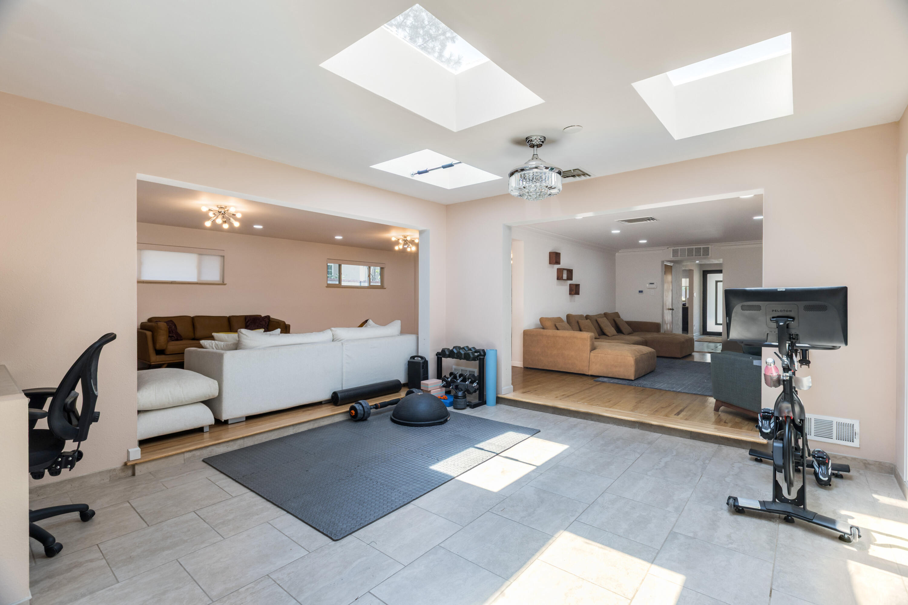 Photo 14 — 630 Sierra Drive SE