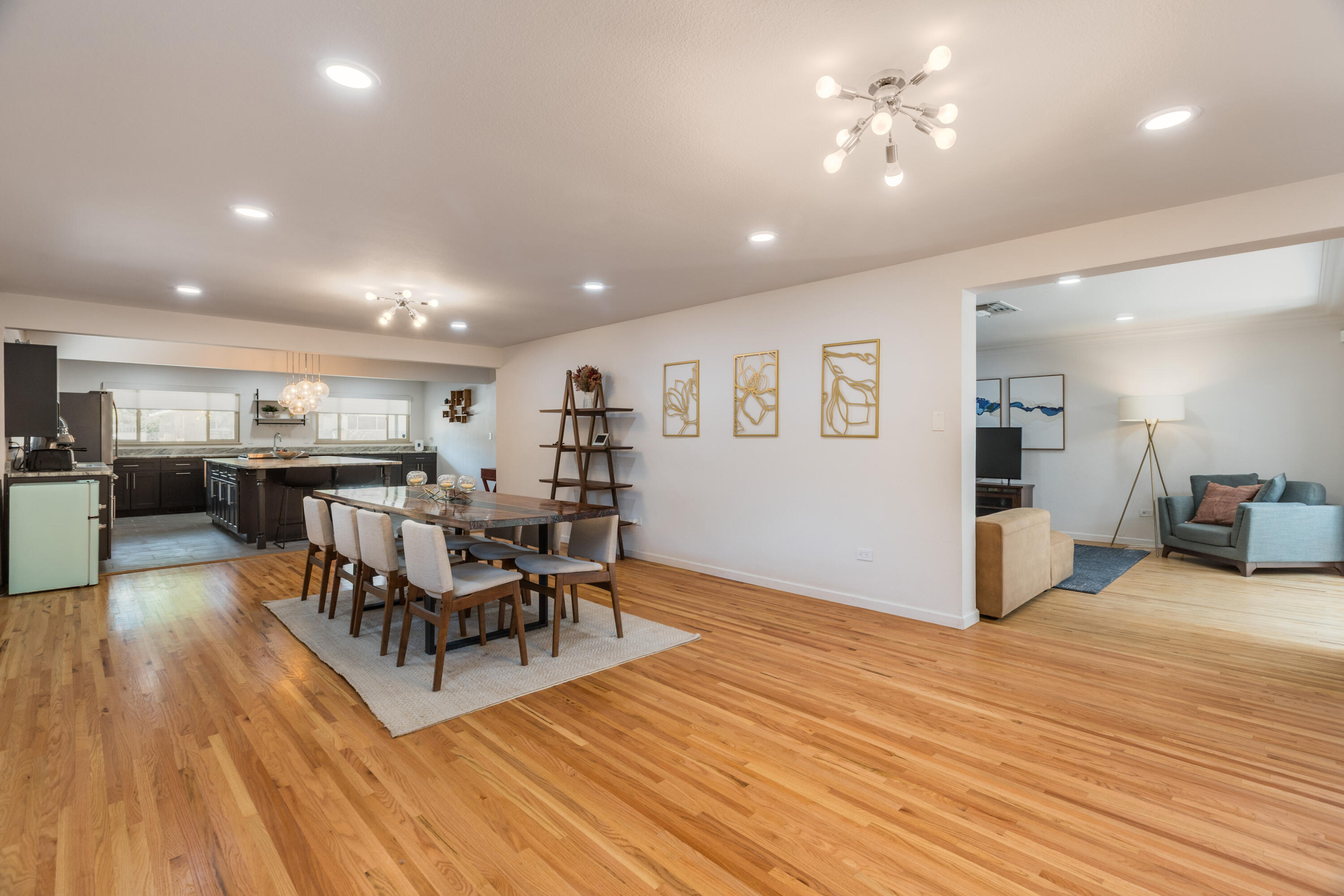 Photo 18 — 630 Sierra Drive SE