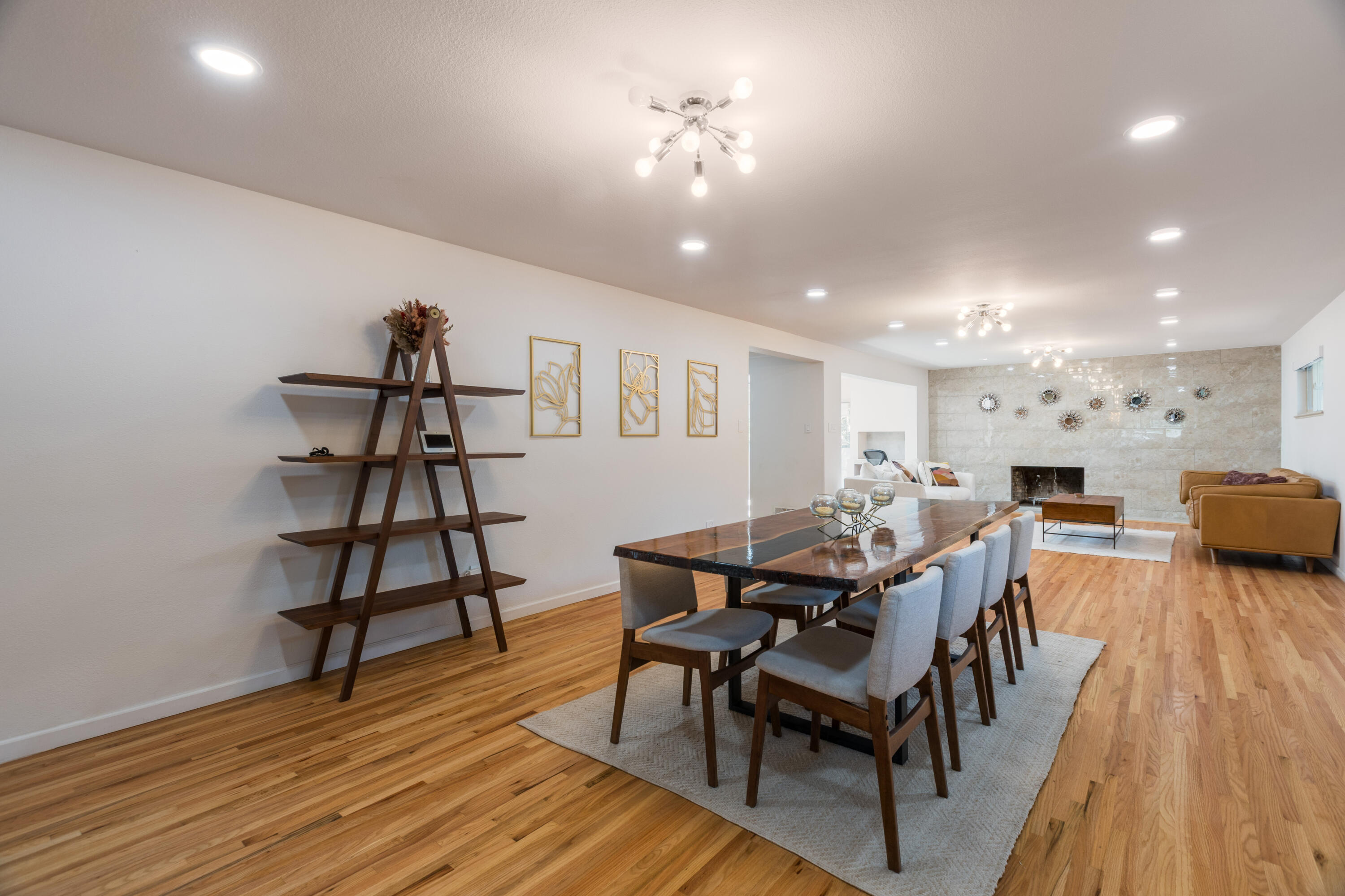 Photo 19 — 630 Sierra Drive SE