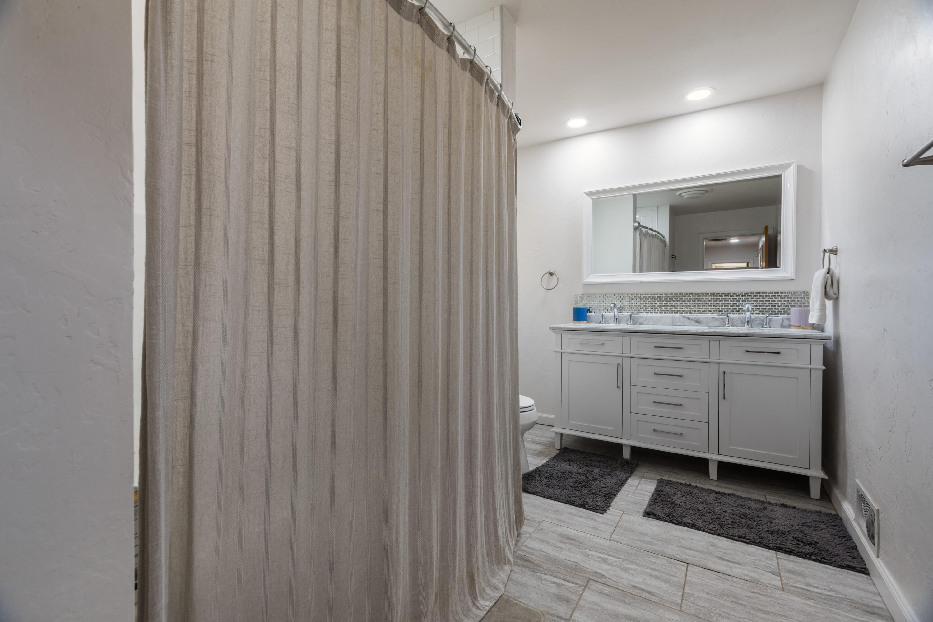 Photo 2 — 630 Sierra Drive SE