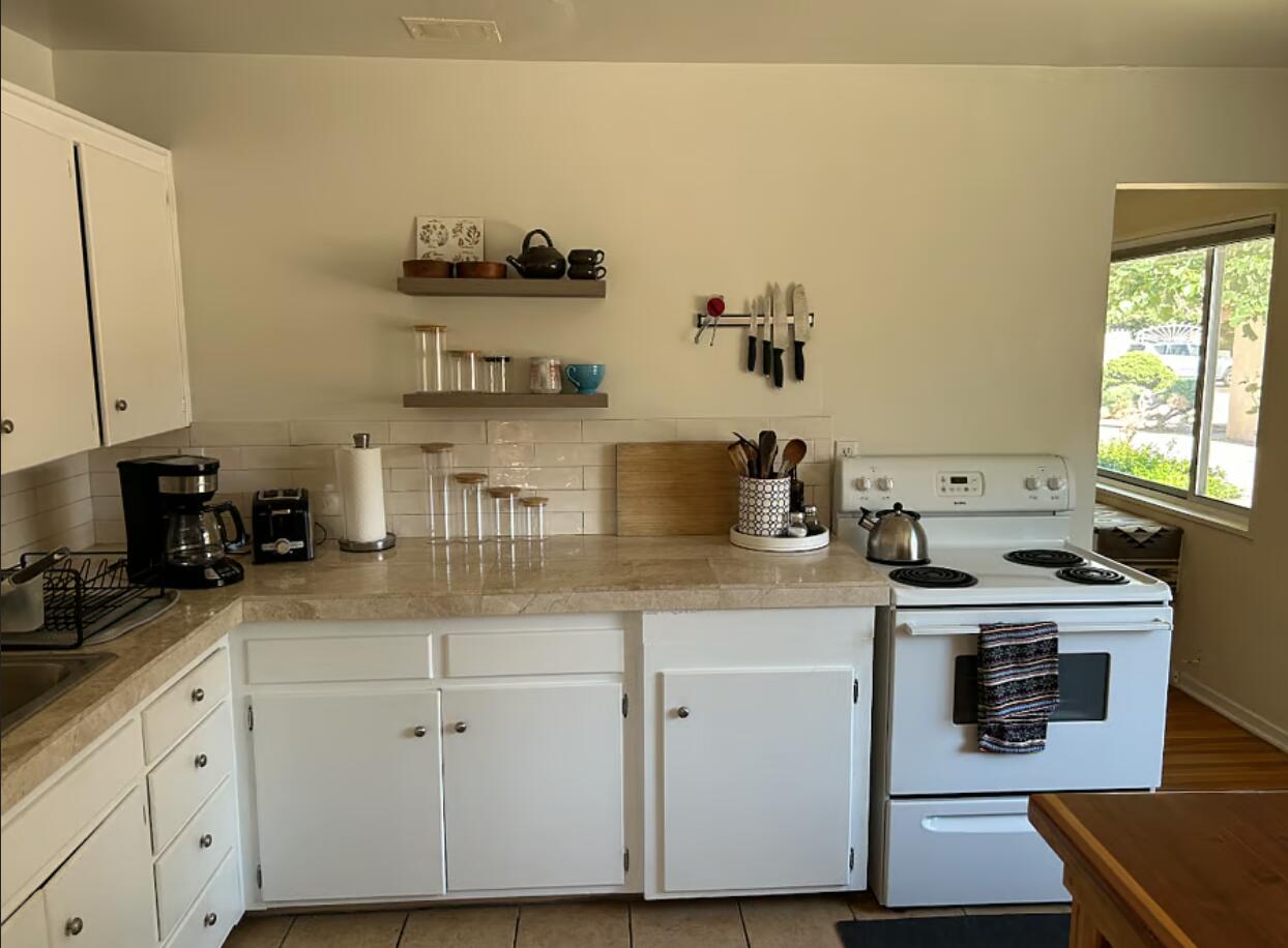 Photo 11 — 1805 Alvarado Drive NE
