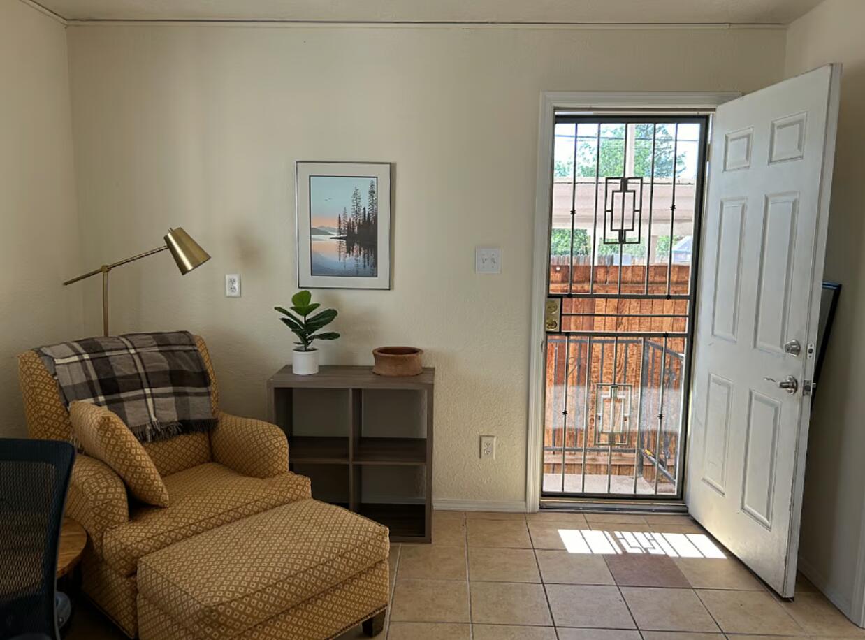 Photo 9 — 1805 Alvarado Drive NE