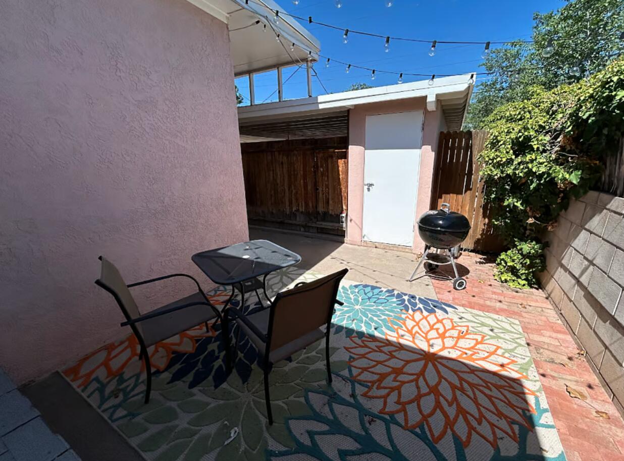 Photo 5 — 1805 Alvarado Drive NE