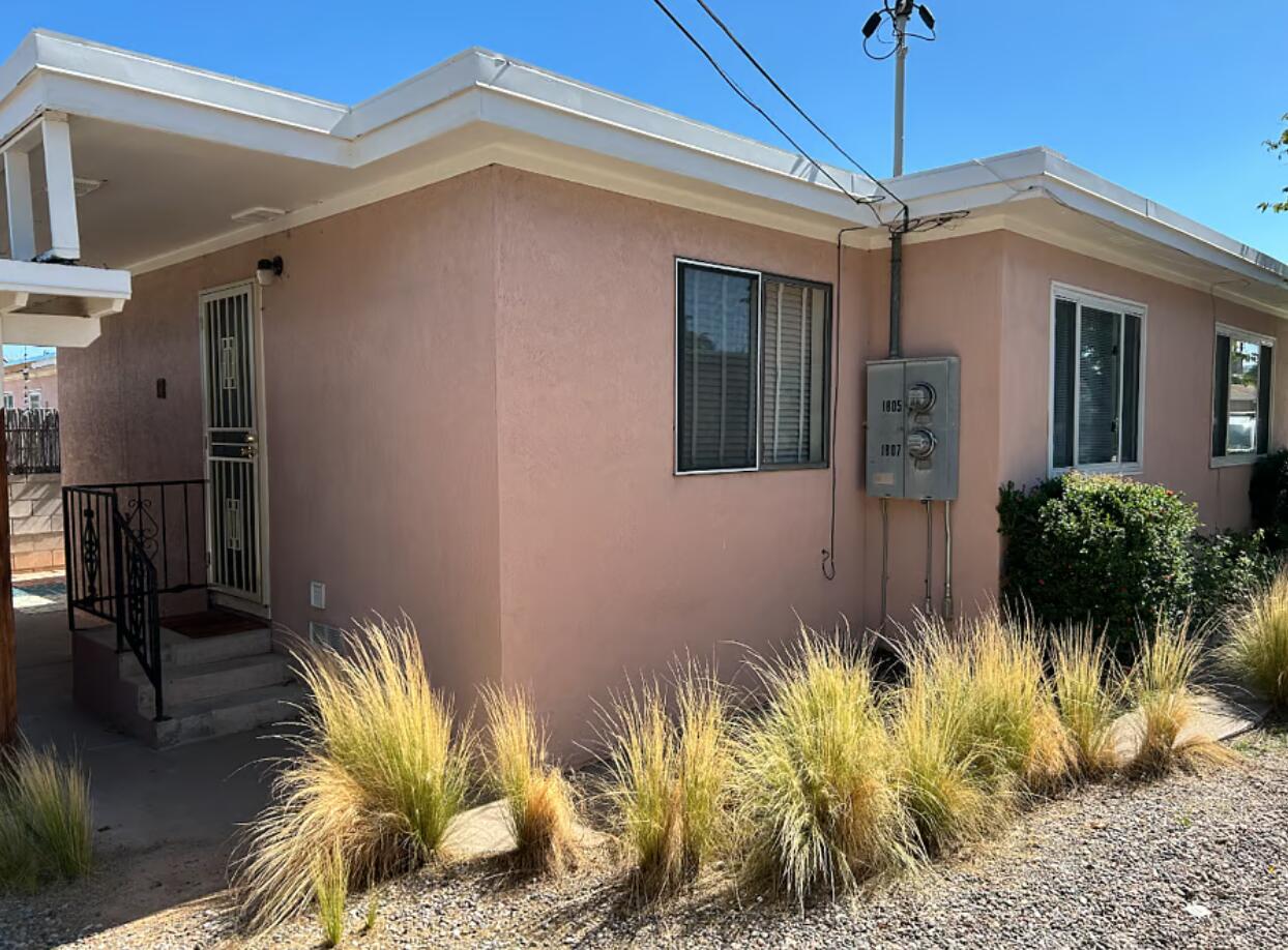 Photo 3 — 1805 Alvarado Drive NE