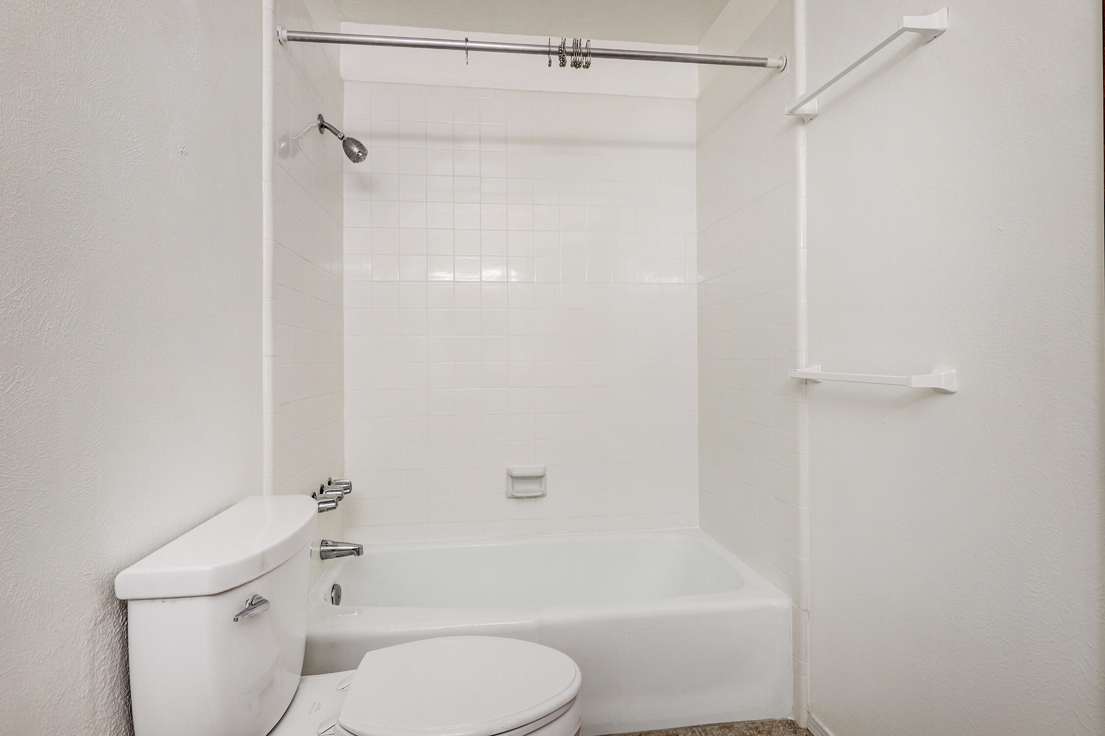 Photo 16 — 612 Green Valley Drive SE