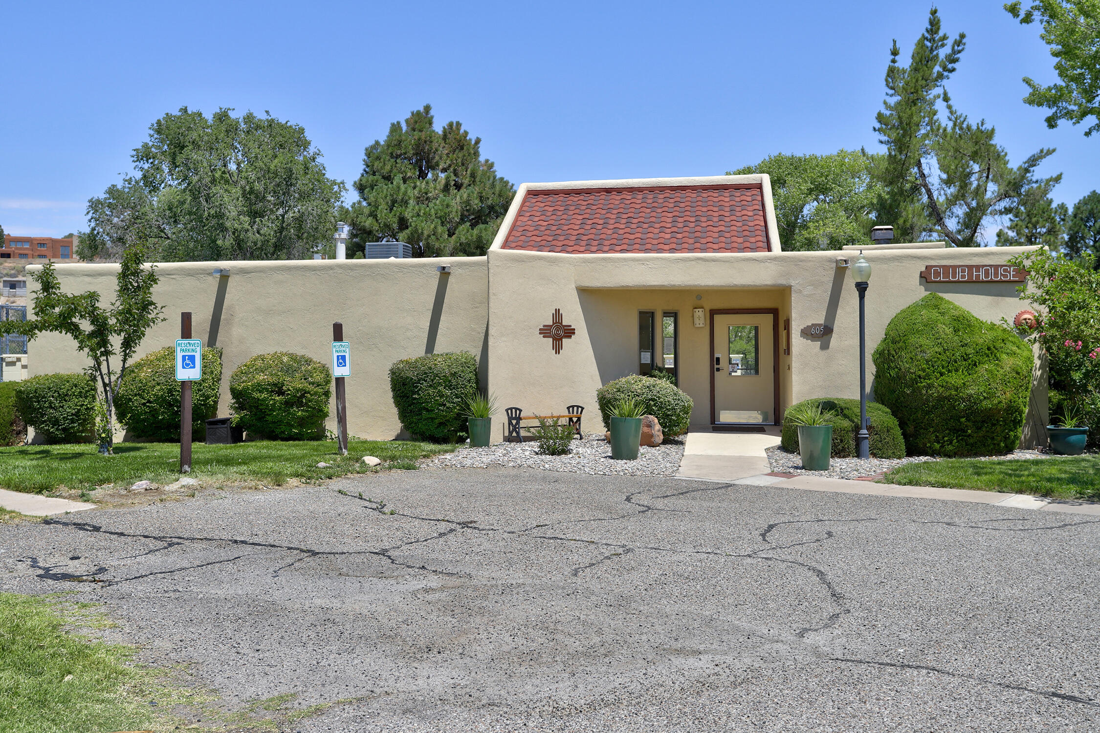 Photo 14 — 612 Green Valley Drive SE