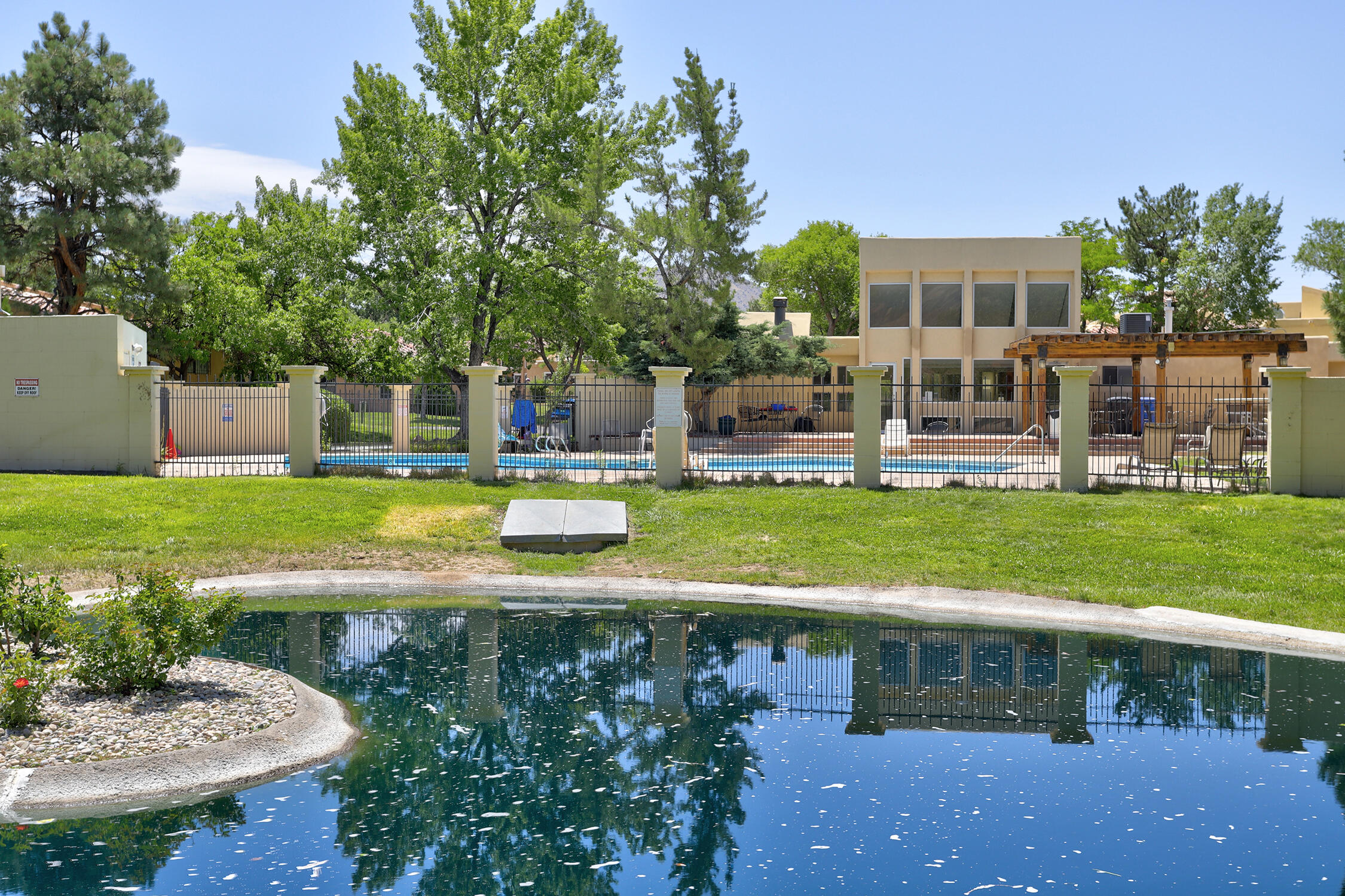 Photo 4 — 612 Green Valley Drive SE
