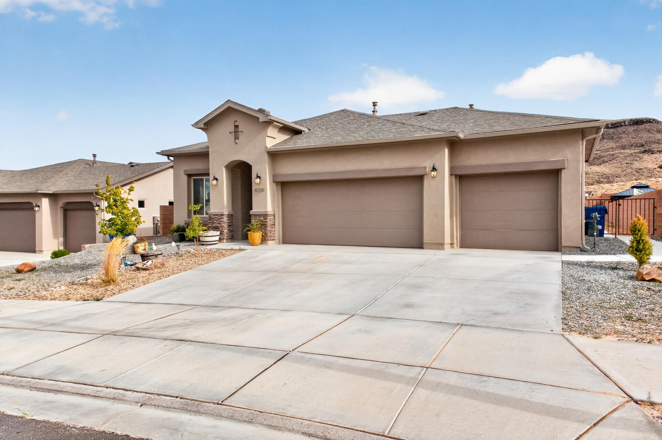 4709 Manzano Peak Street SW, Los Lunas, NM 87031