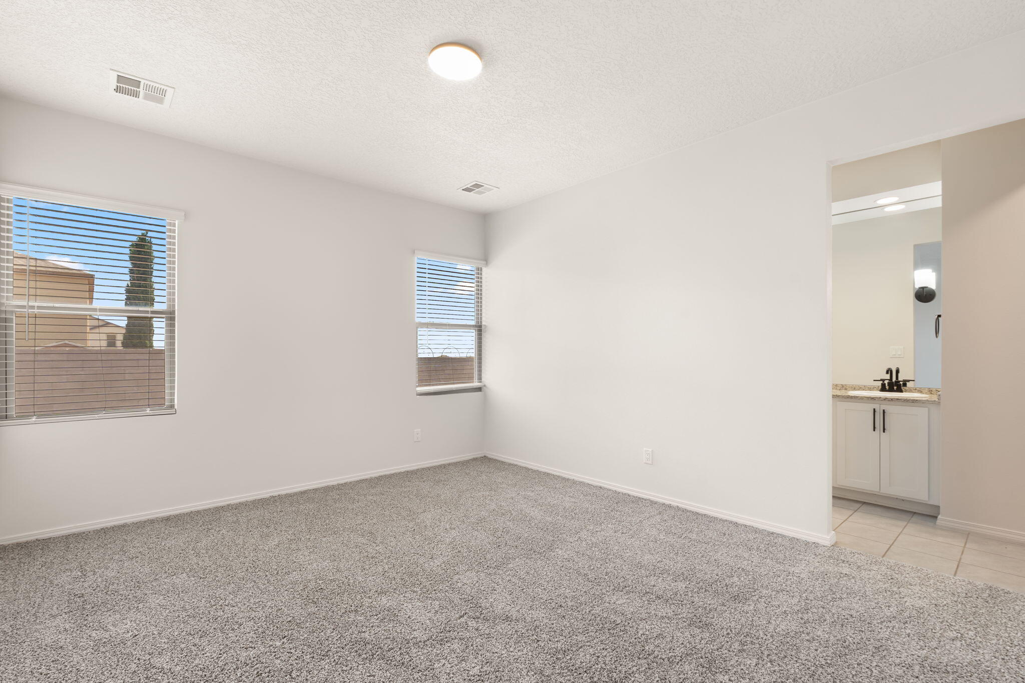 Photo 19 — 5606 Linq Court NE
