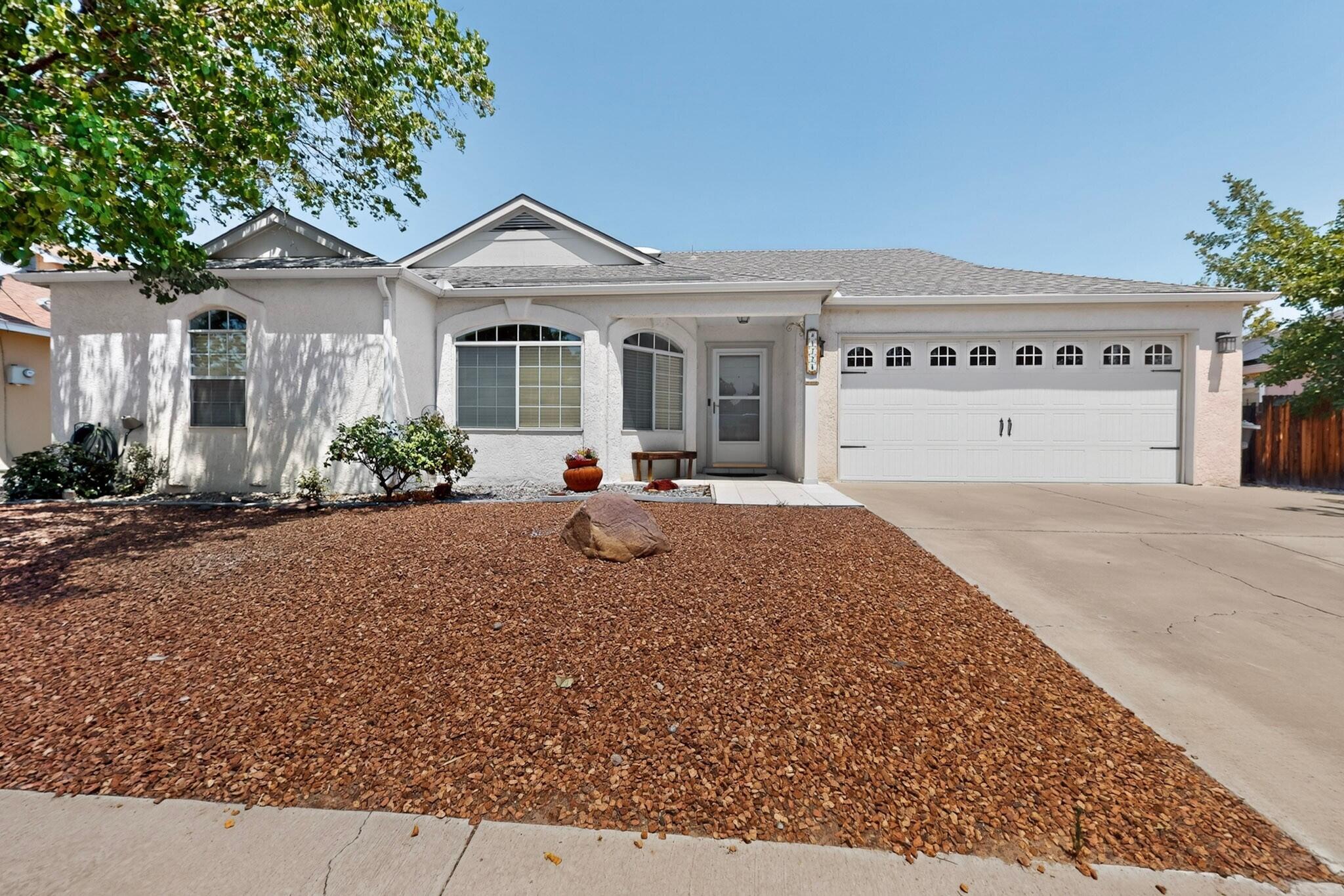 1724 Blueberry Drive NE, Rio Rancho, NM 87144