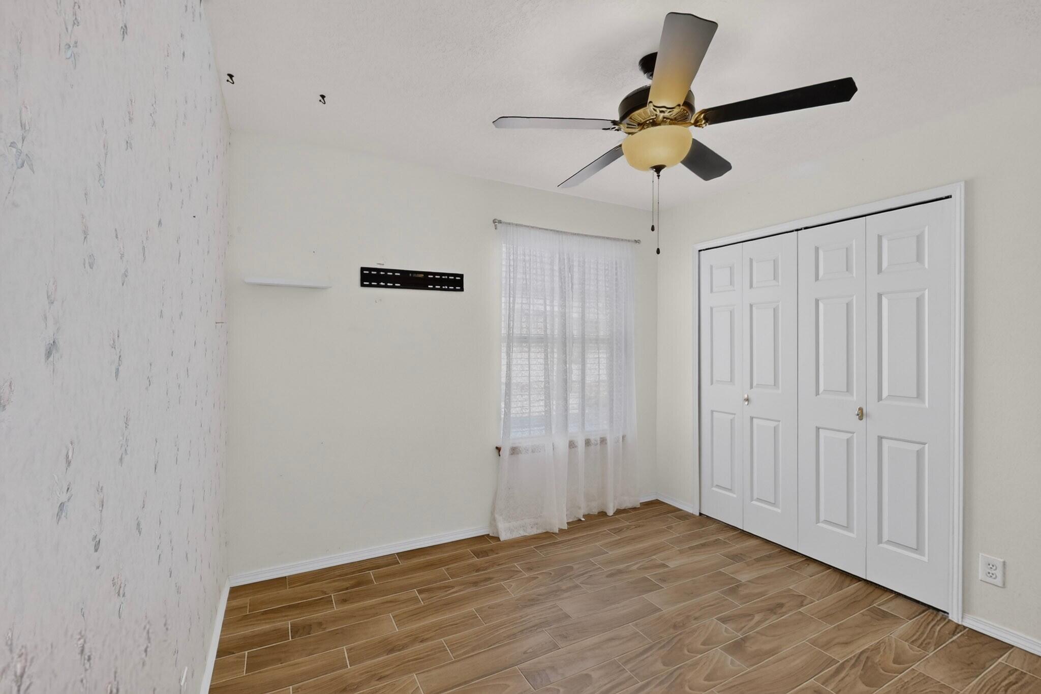 Photo 18 — 1724 Blueberry Drive NE