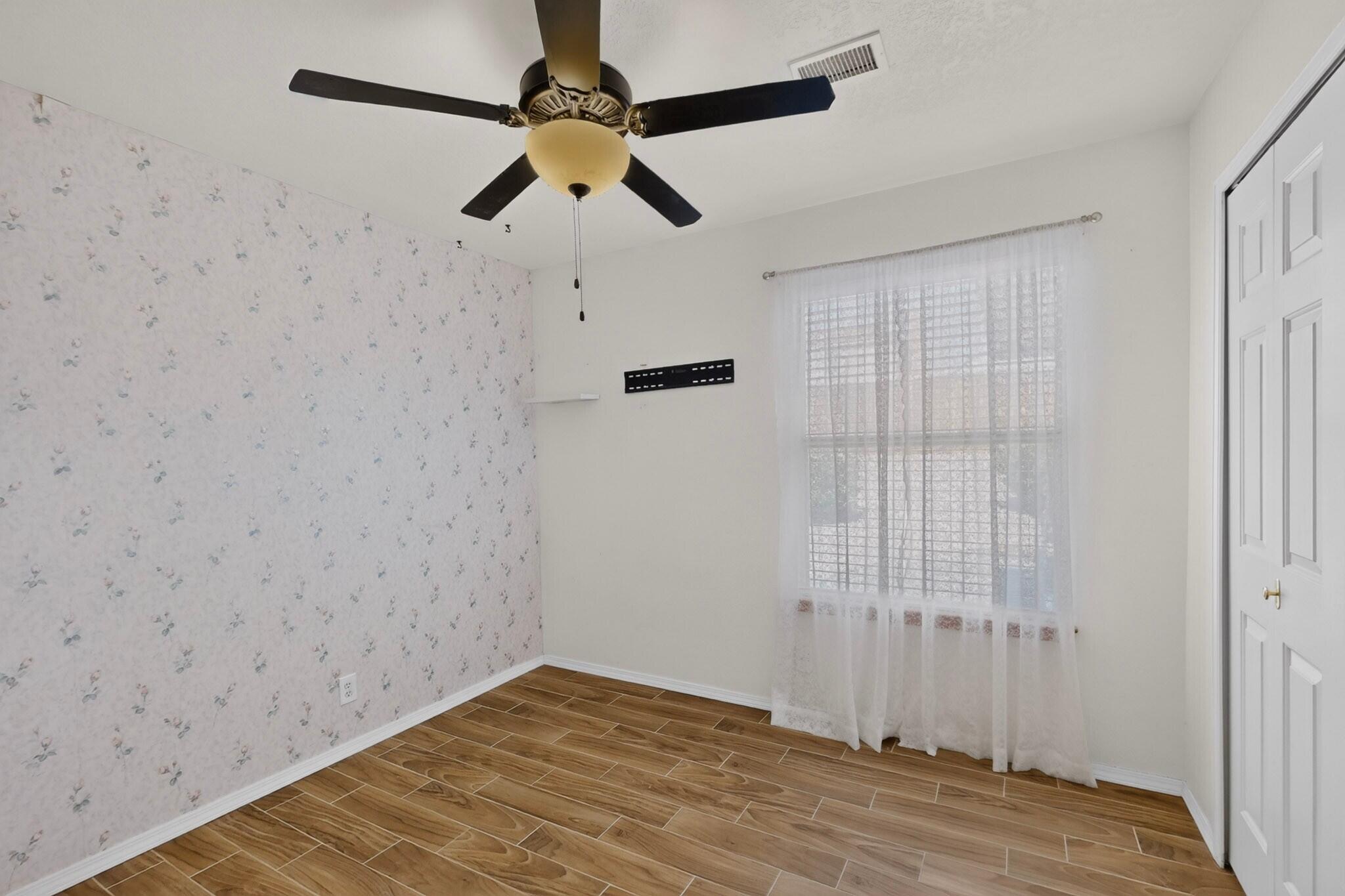 Photo 15 — 1724 Blueberry Drive NE