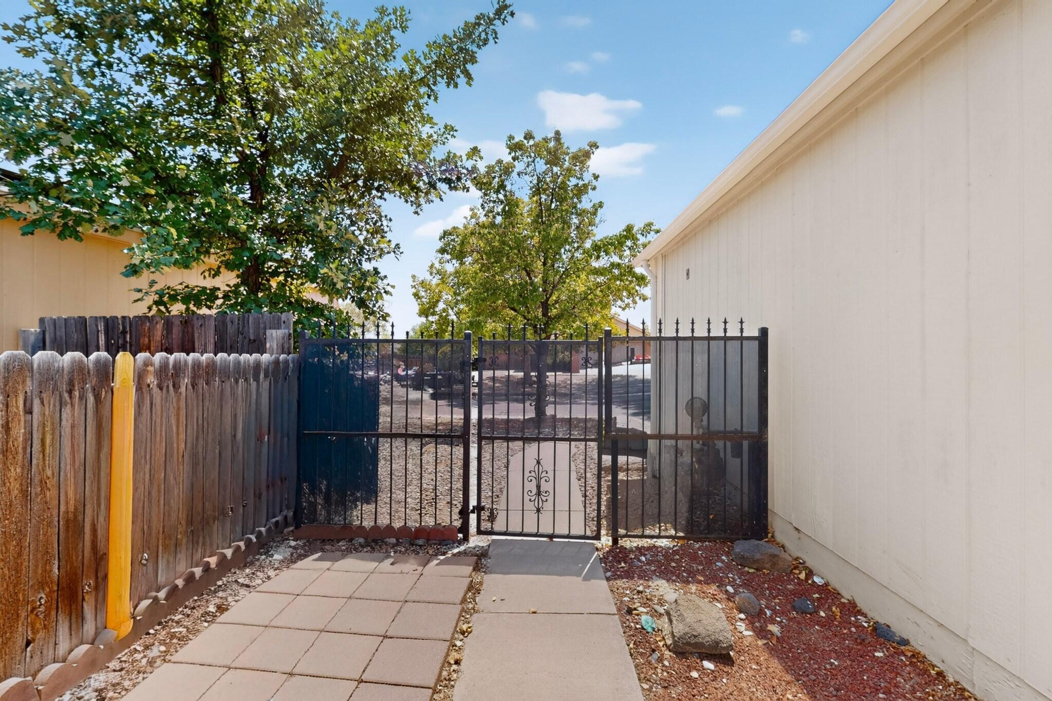 Photo 3 — 1724 Blueberry Drive NE