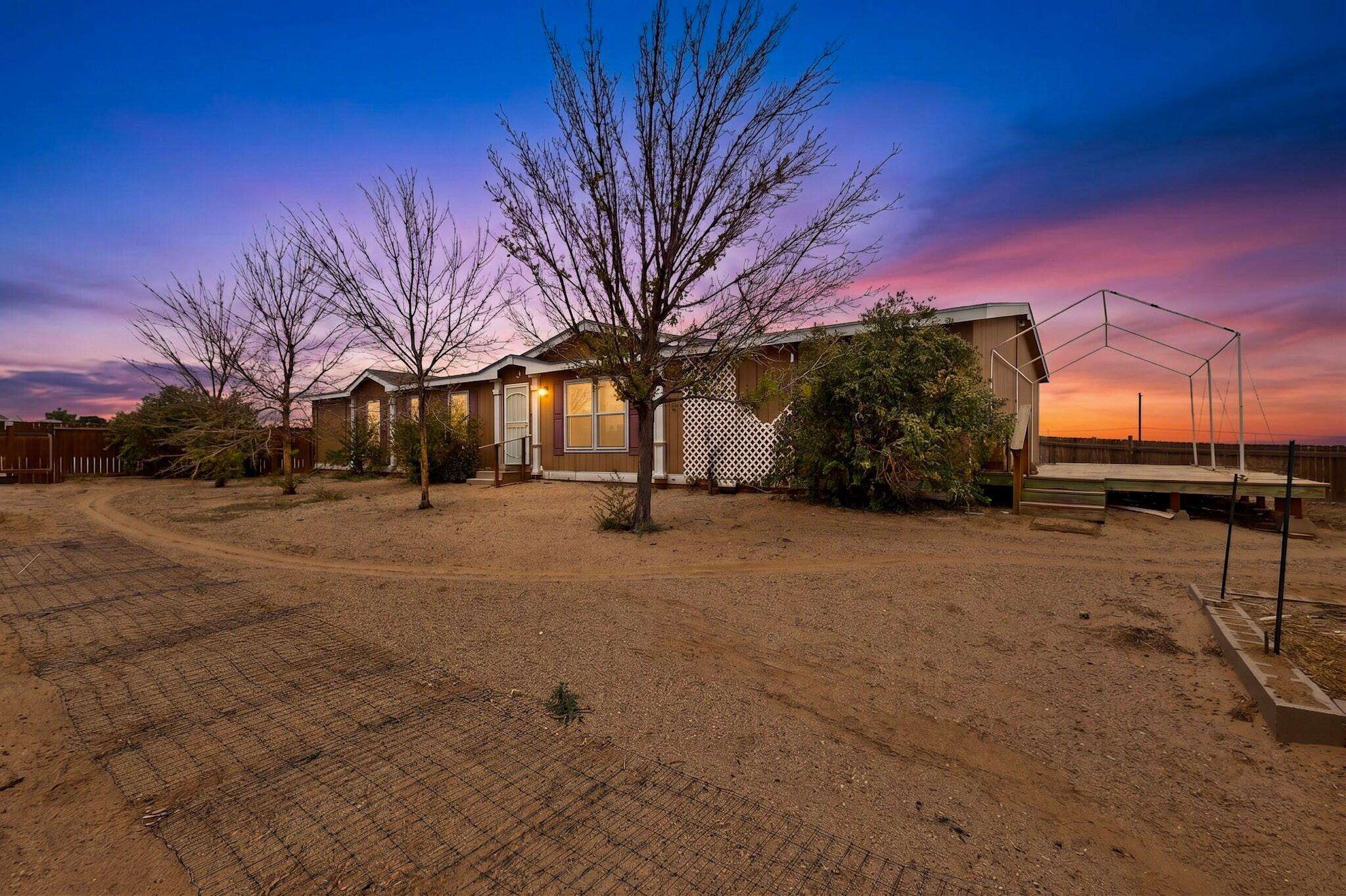 1014 25th Street SW, Albuquerque, NM 87124
