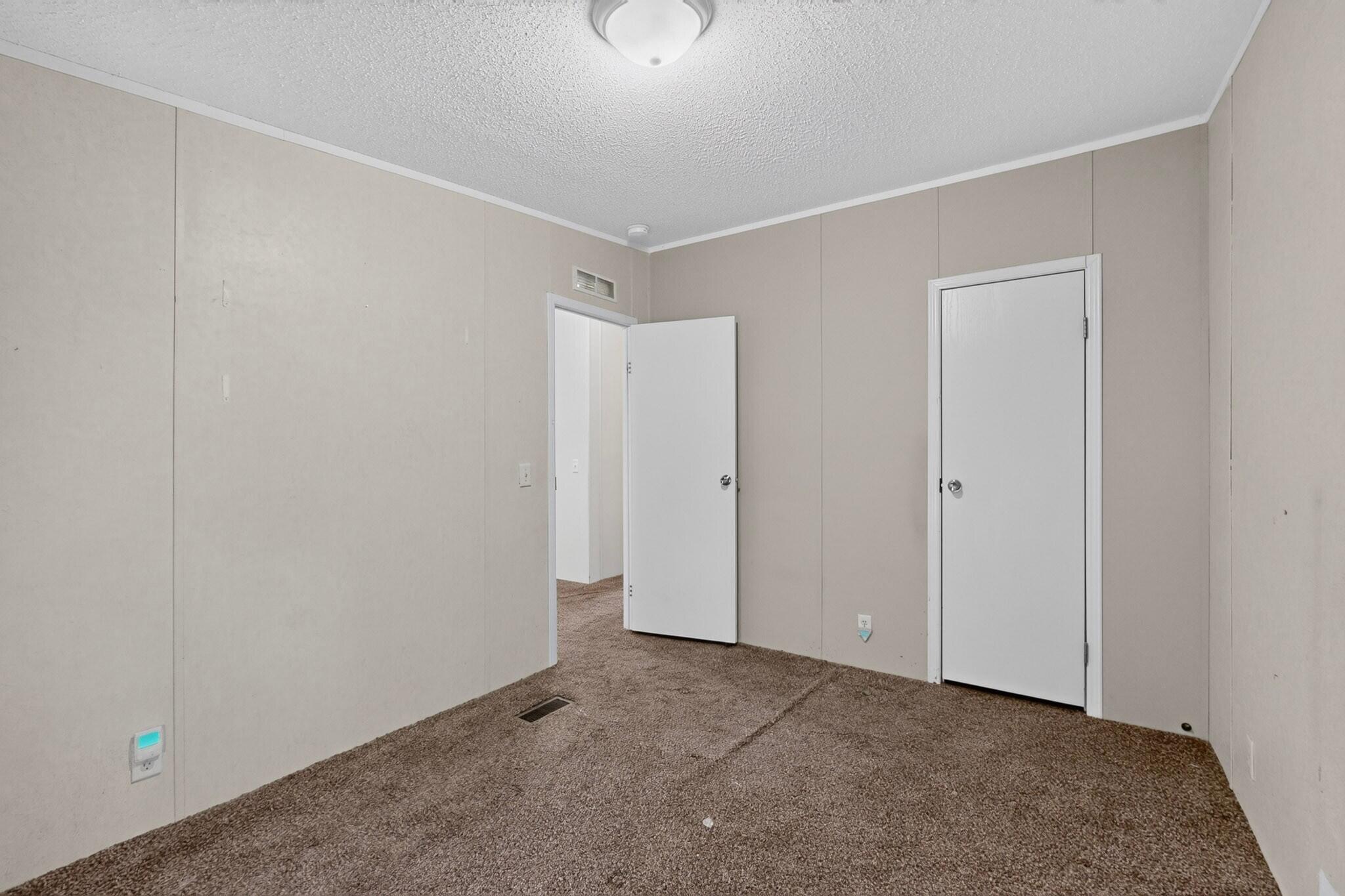 Photo 15 — 1014 25th Street SW