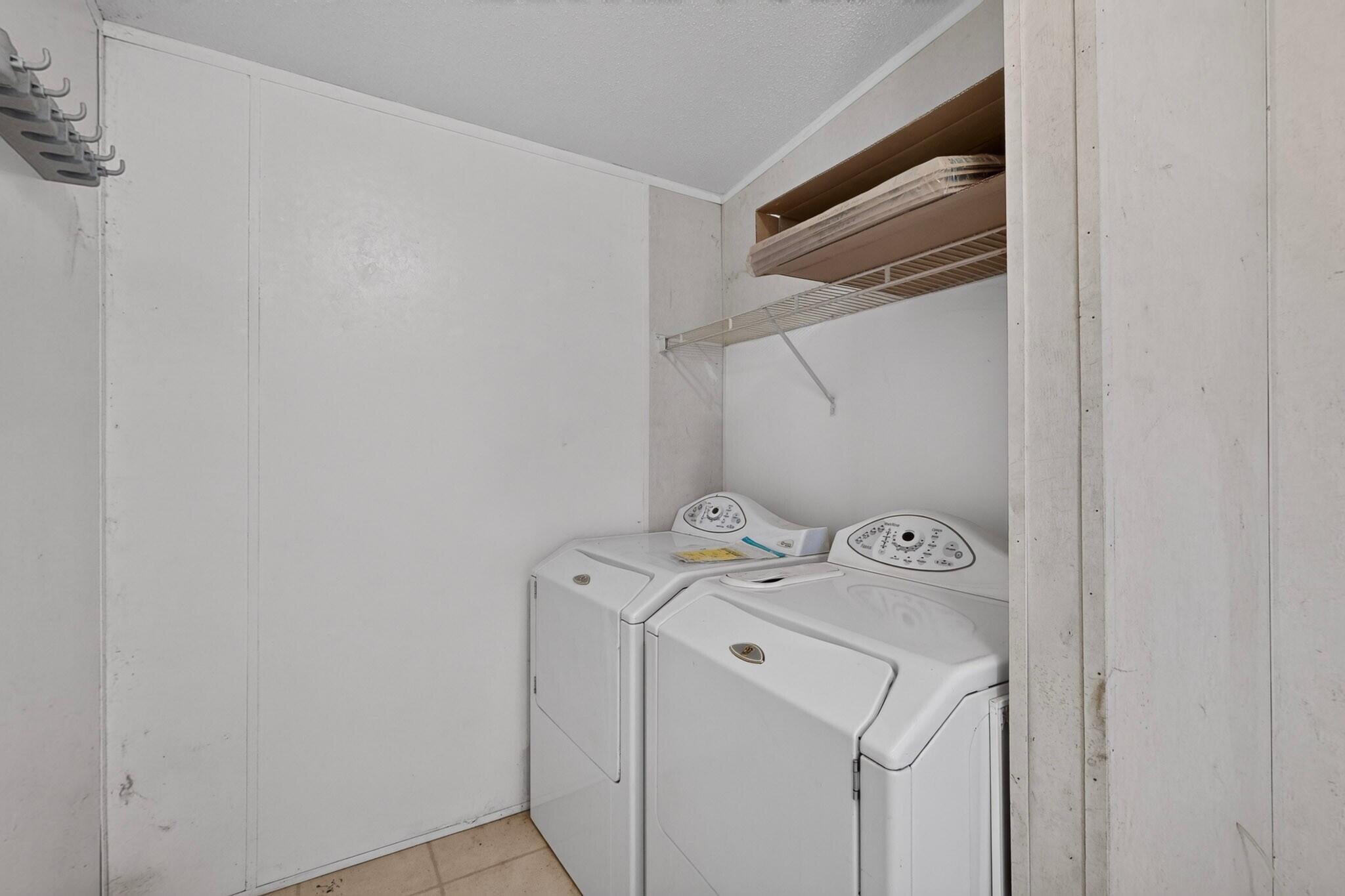 Photo 11 — 1014 25th Street SW