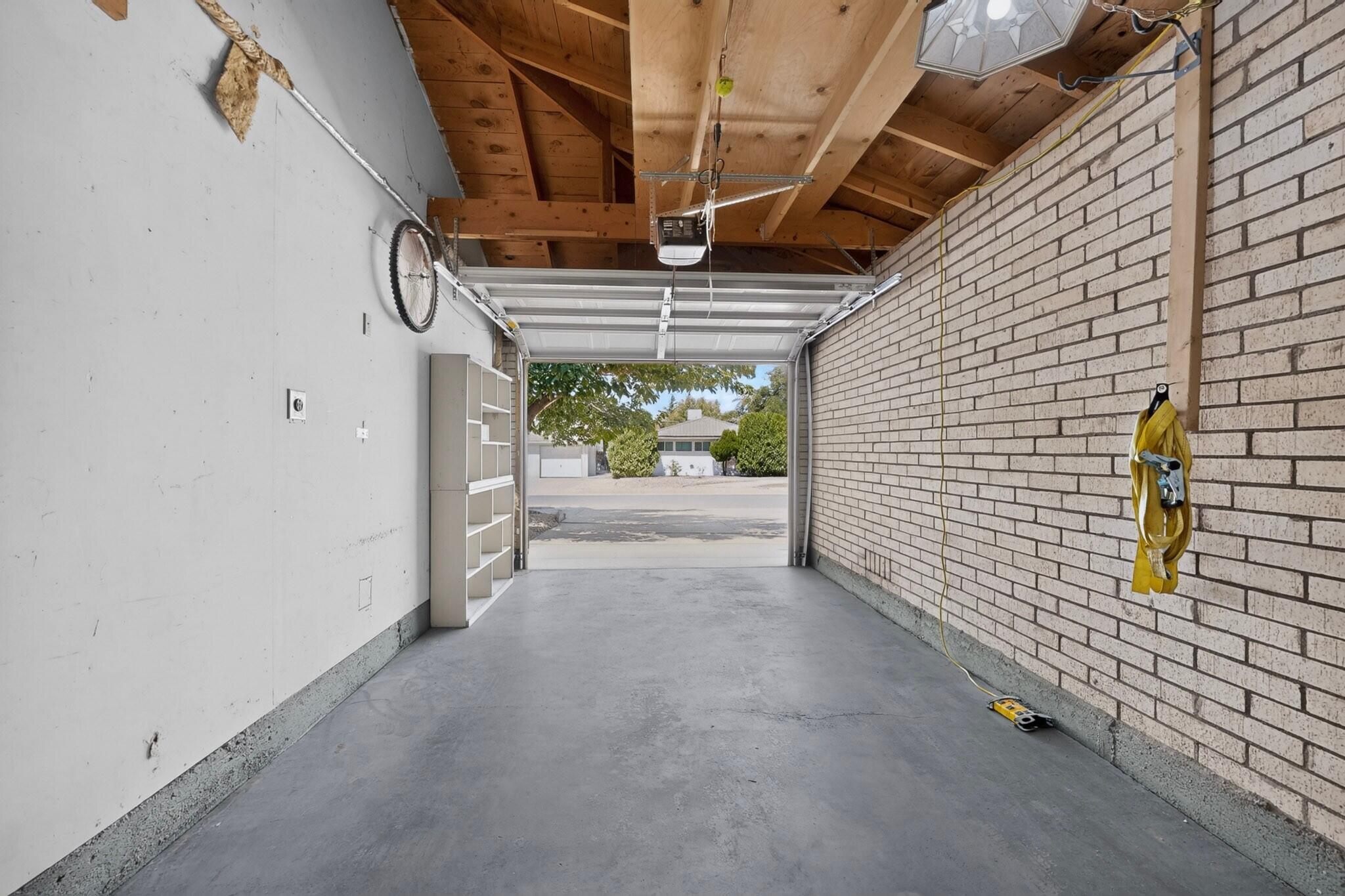 Photo 16 — 2814 Arizona Street NE